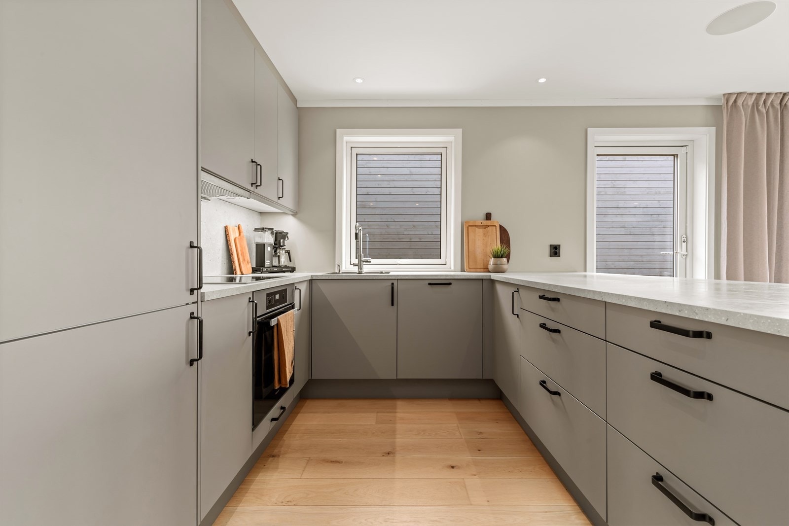 Vannstoppsystem og komfyrvakt er installert. Galleribilde