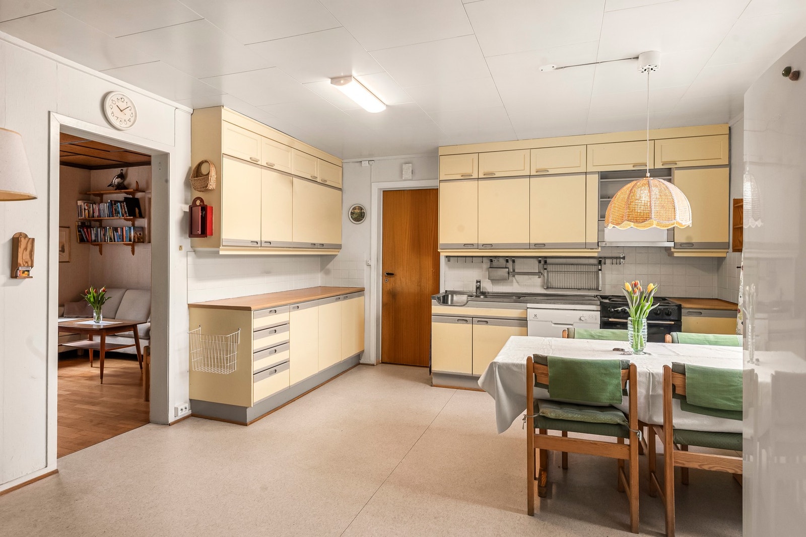 Dagens løsning gir godt med skap- og skuffeplass. Galleribilde