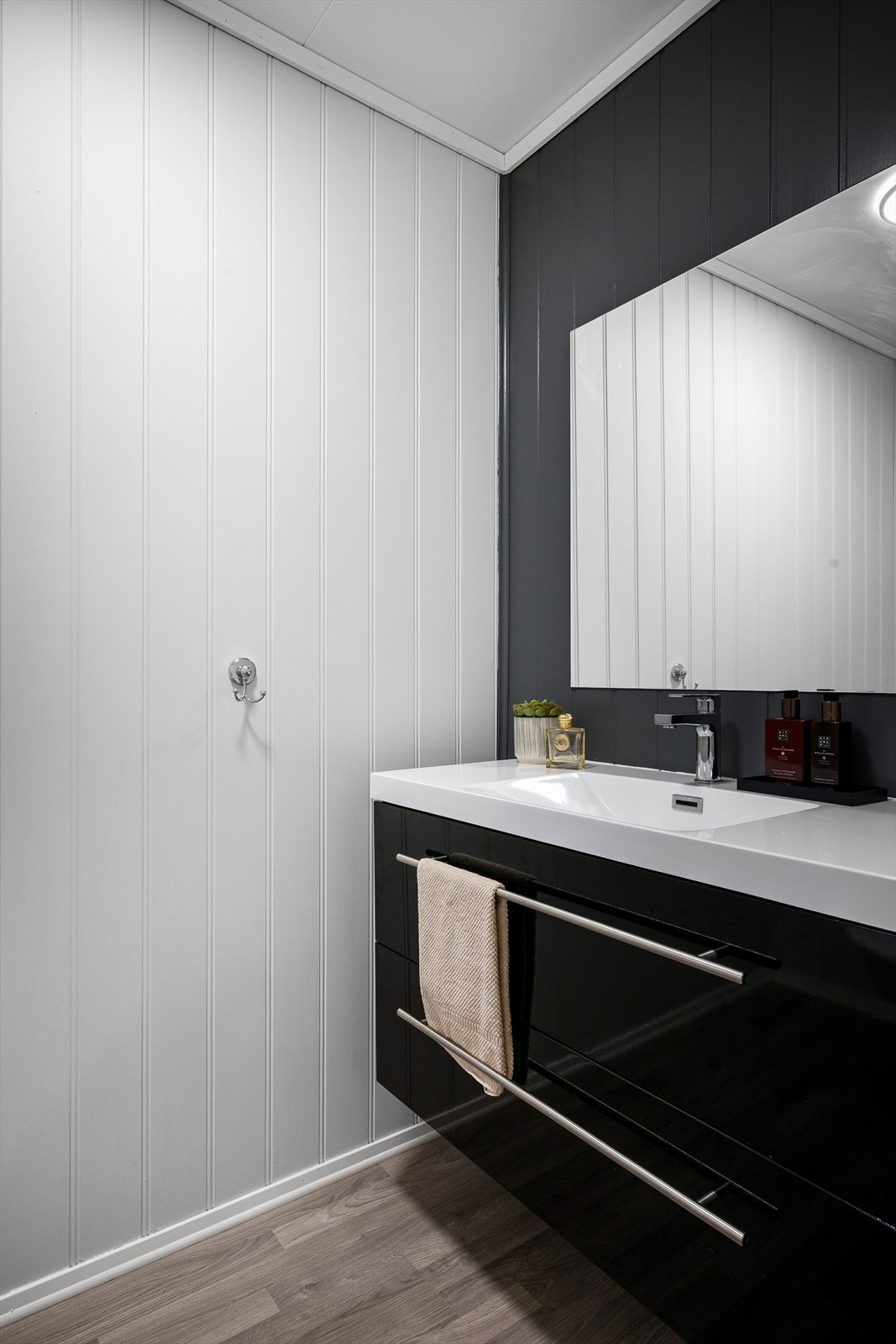 Et separat WC finnes også i denne etasjen. Galleribilde