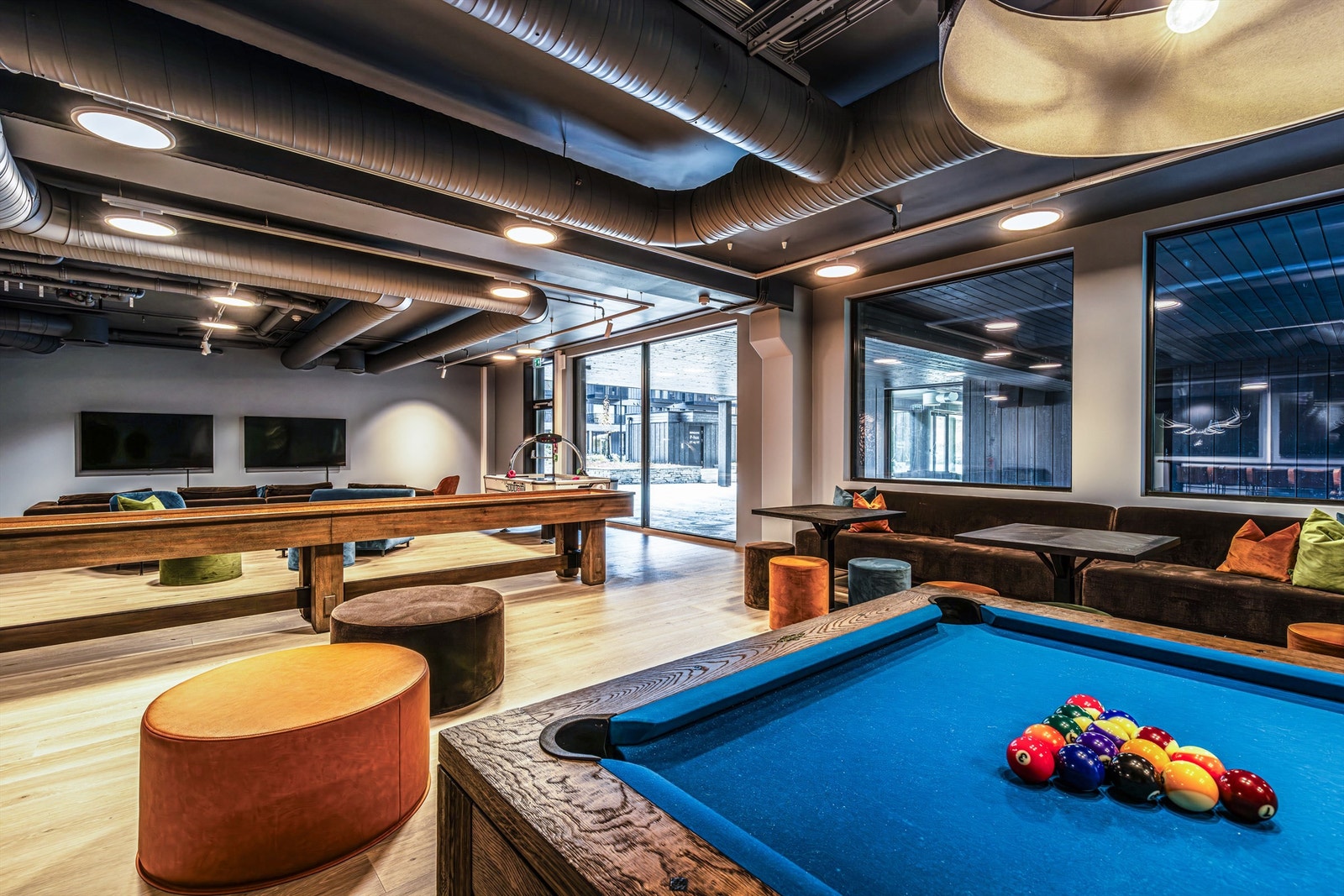 Et felles aktivitetsrom med blant annet biljard og shuffleboard er tilgjengelig for alle. Galleribilde