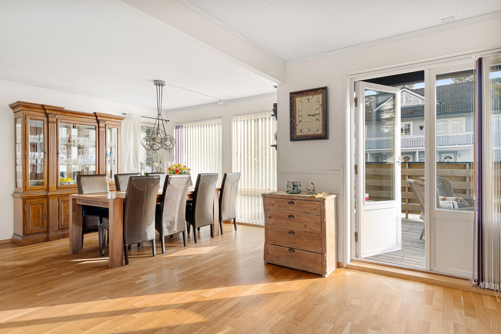 Rikelig med plass til middagsgjester Galleribilde