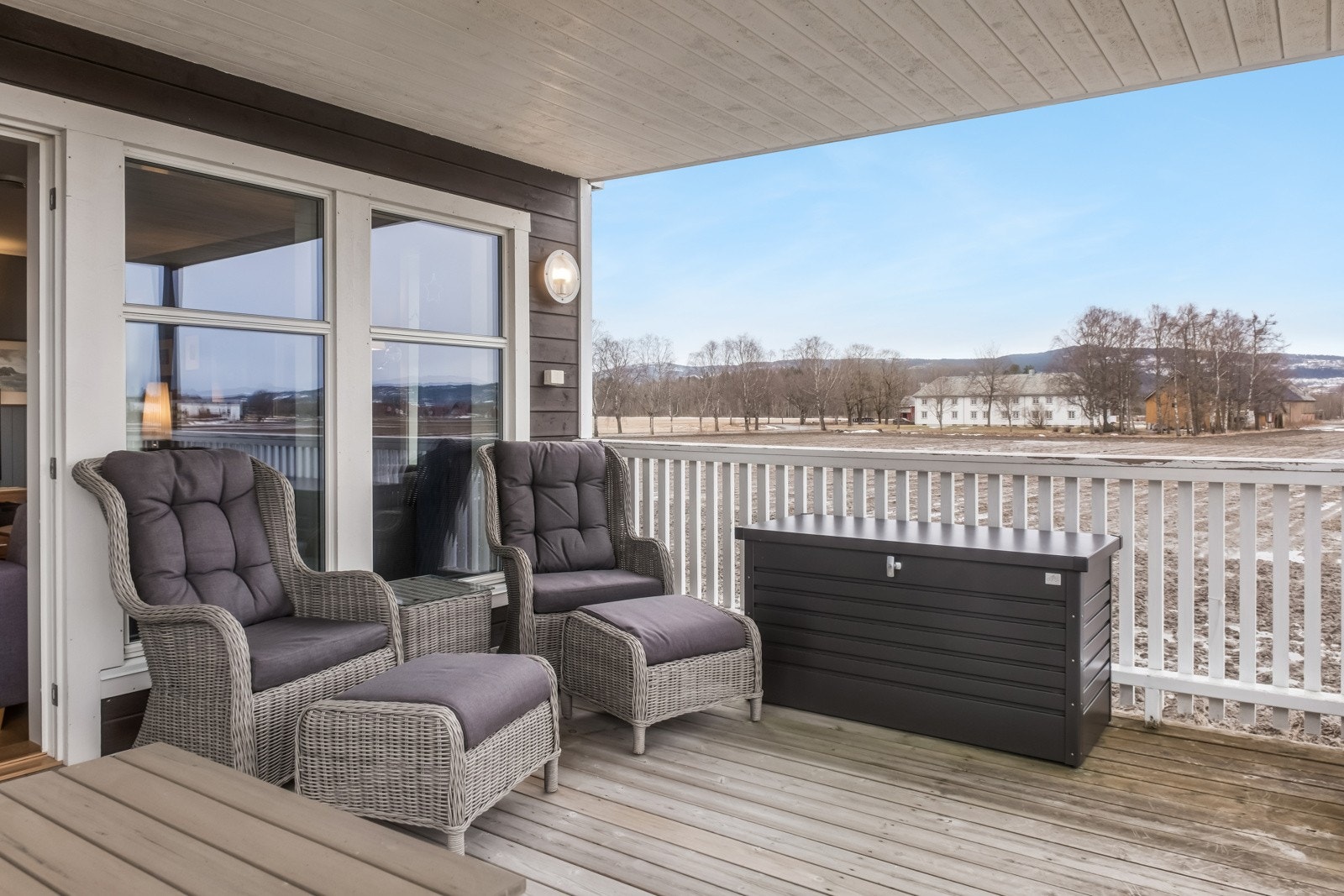 Takoverbygd veranda Galleribilde