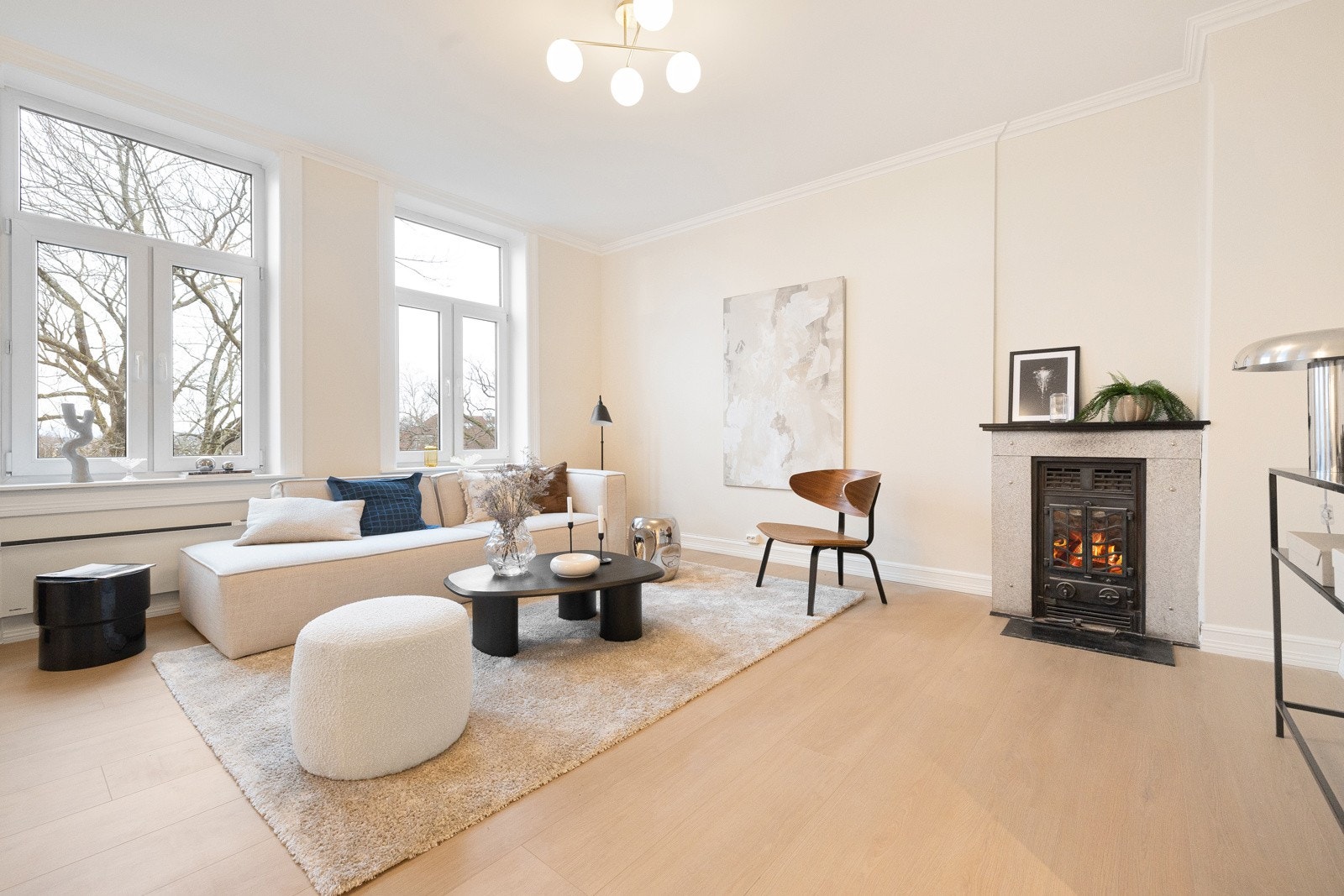 Her har vi gleden av å presentere en gjennomgående og moderne leilighet med attraktiv beliggenhet på Frogner. Galleribilde