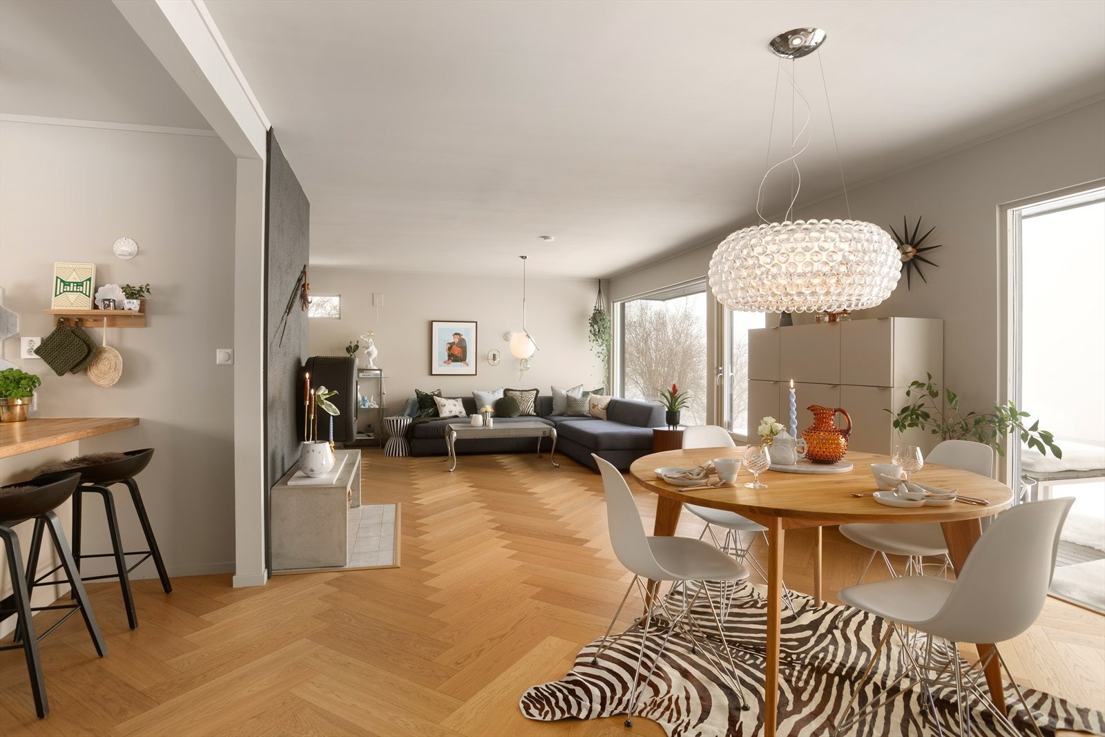 Dette er en lekker og oppgradert enebolig med alle rom på en flate Galleribilde