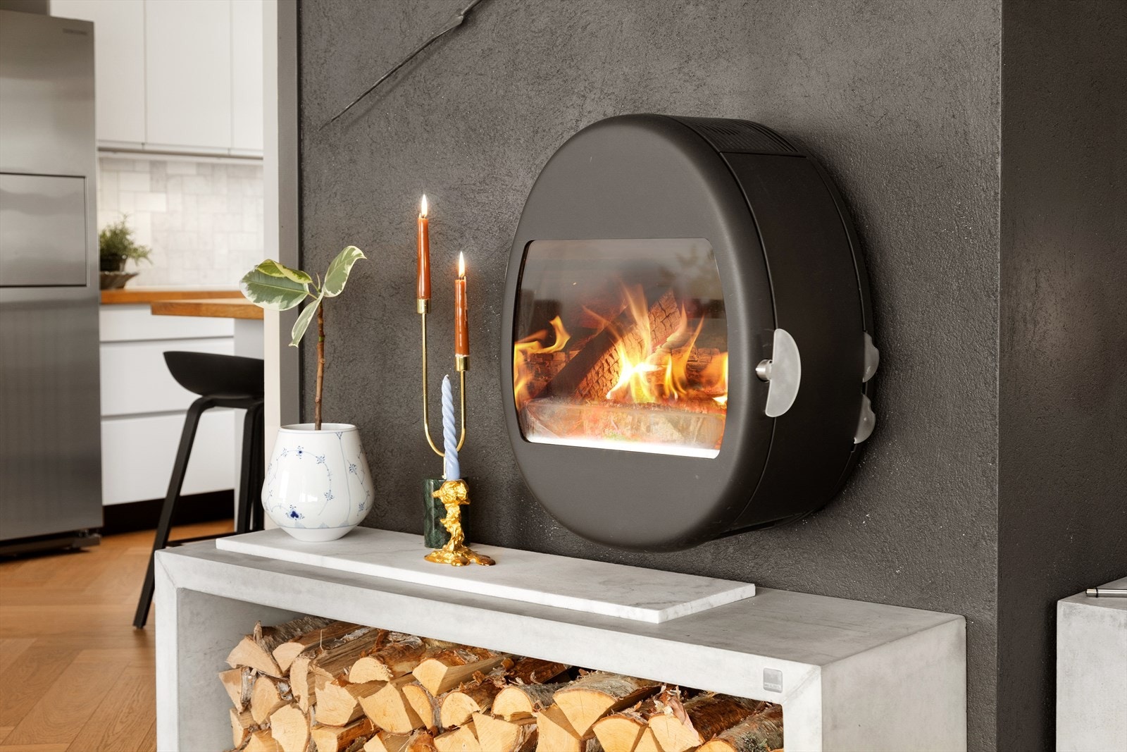 Flott peis som bidrar til en lun atmosfære i oppholdsrommet Galleribilde