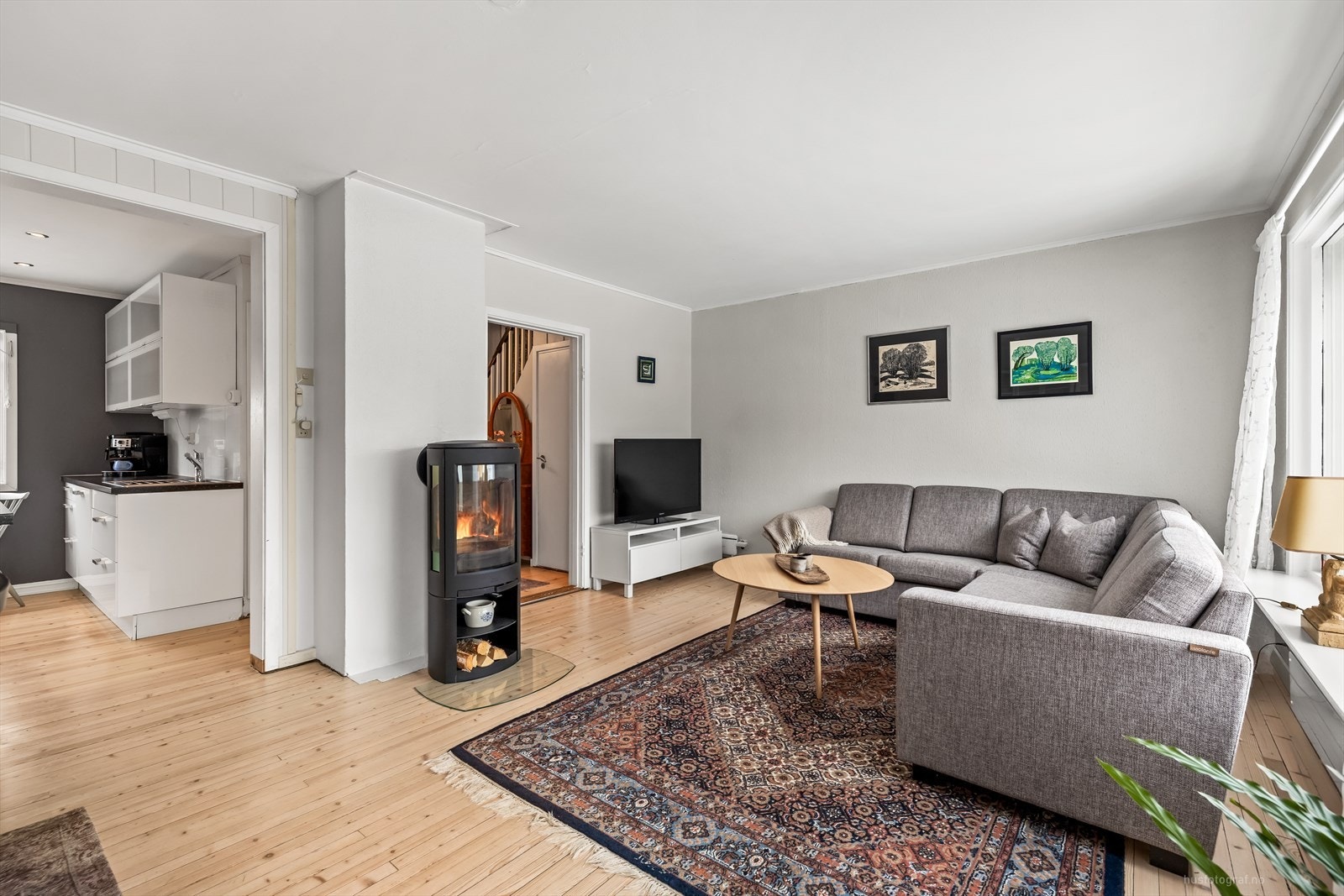 Hyggelig vedovn i stue Galleribilde