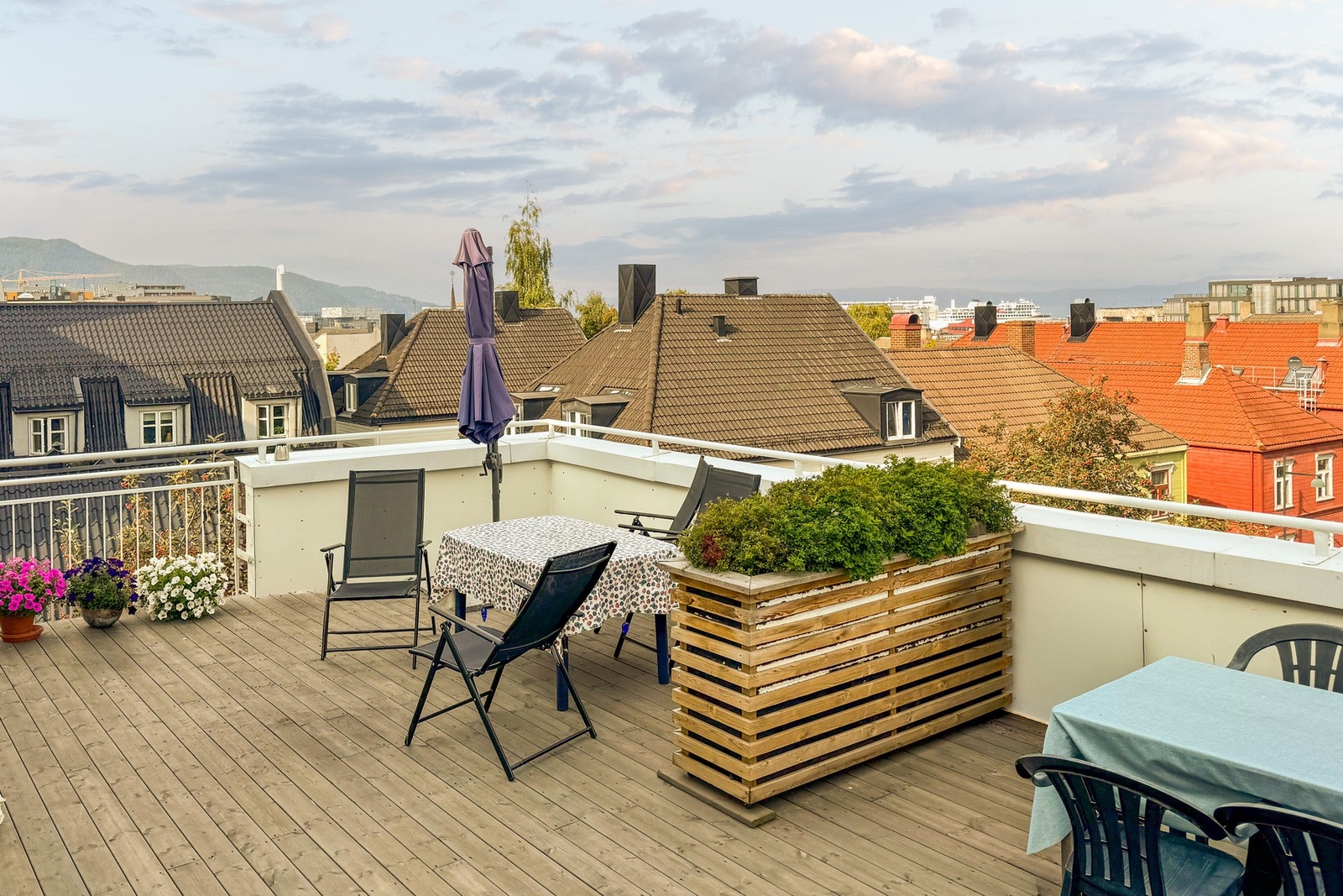 Felles takterrasse for beboere i borettslaget, ca. 35 kvm. Galleribilde