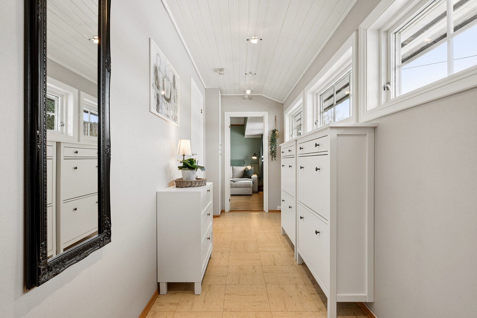 Gang som leder til vaskerom og tilleggsdel (ikke godkjent) Galleribilde