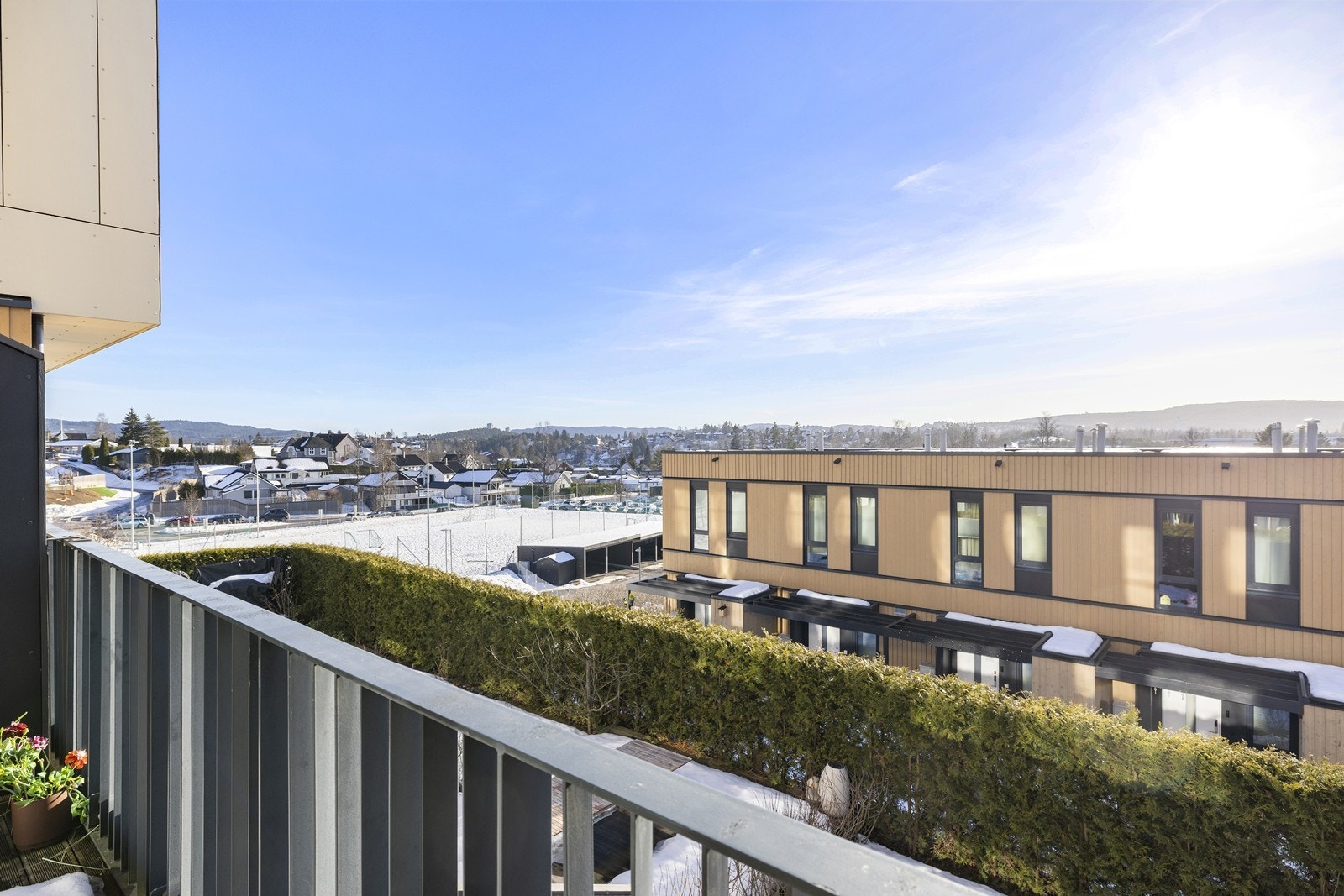 Dette er et attraktivt townhouse over tre plan. Foto av Mads Karlsen. Galleribilde