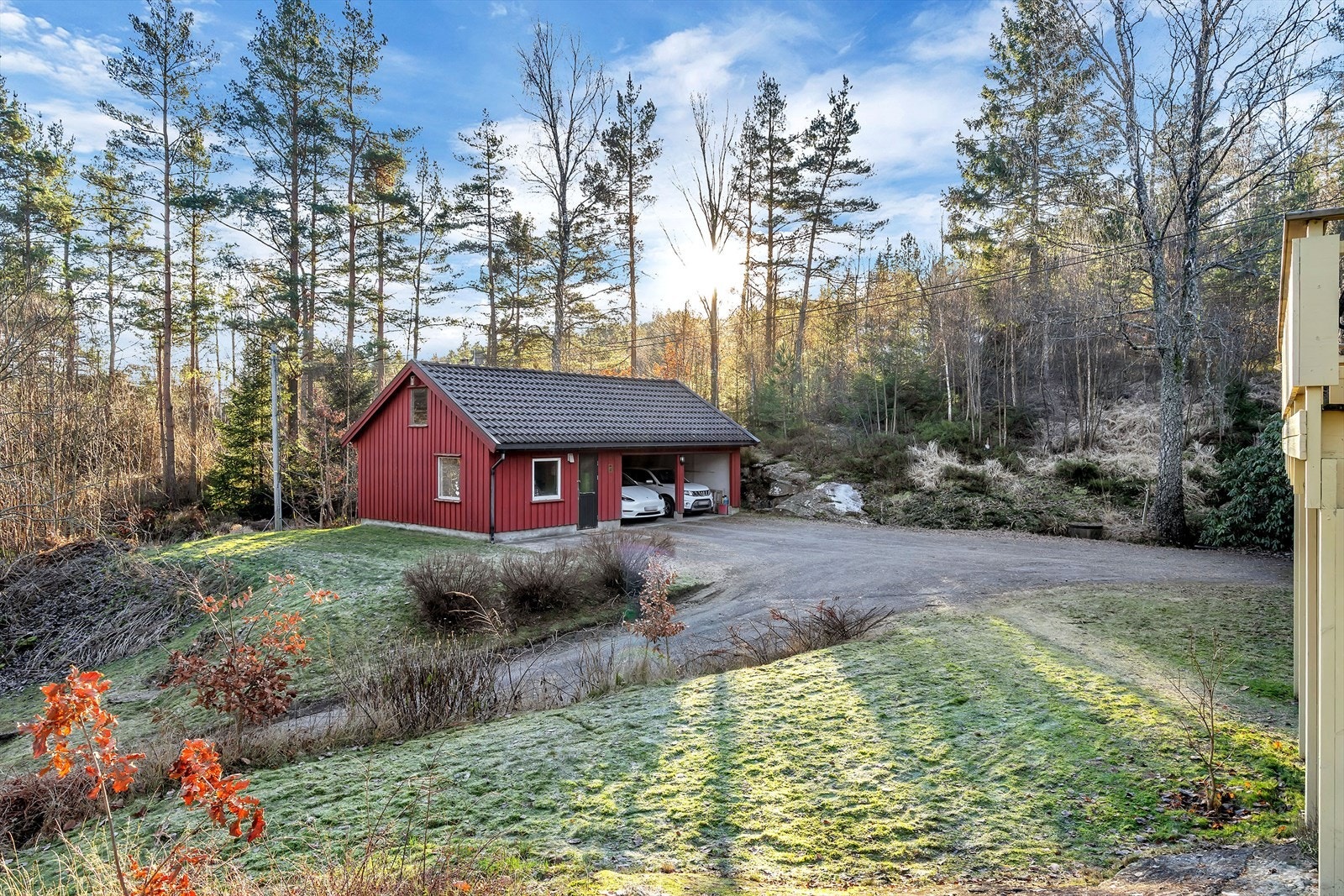 Loft over garasjen med gode lagringsmuligheter. Galleribilde