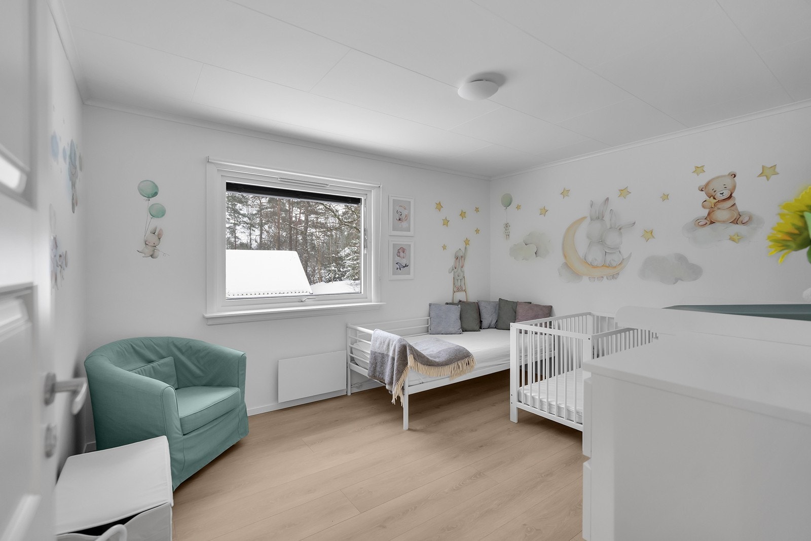 Soverom 3 - lyst og trivelig rom som passer godt som barnerom eller gjesterom. Galleribilde