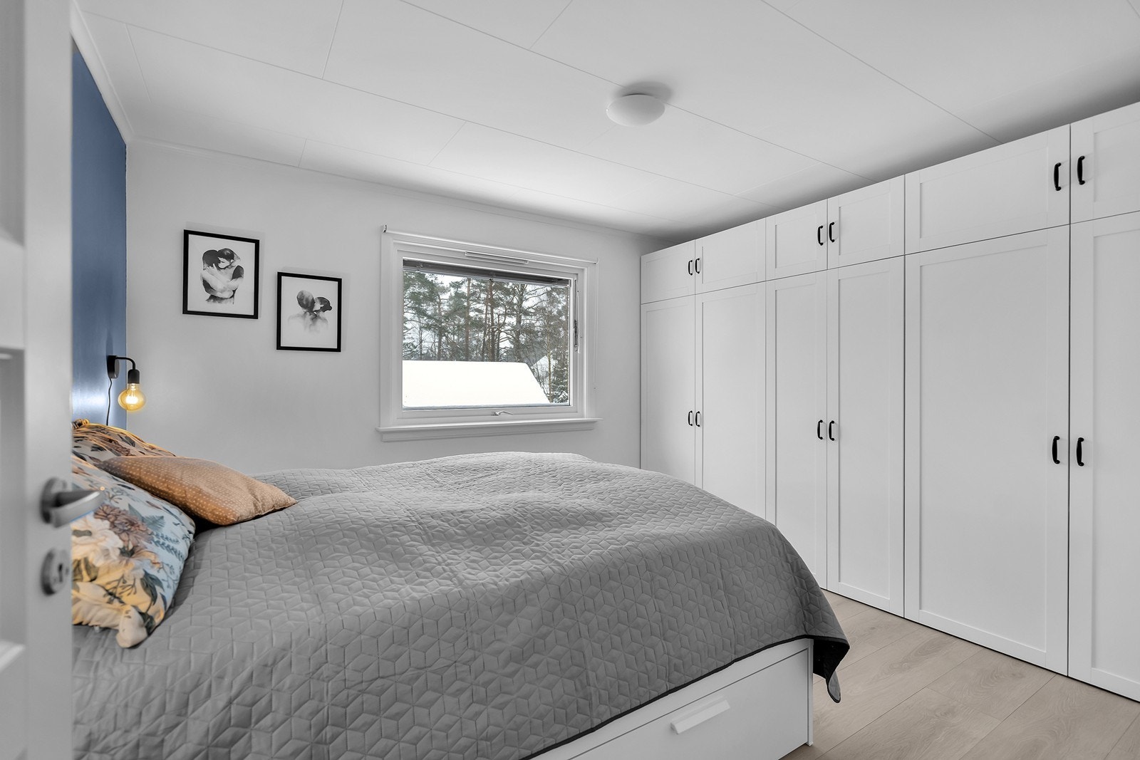 Her er det også mye garderobeplass for praktisk oppbevaring. Galleribilde