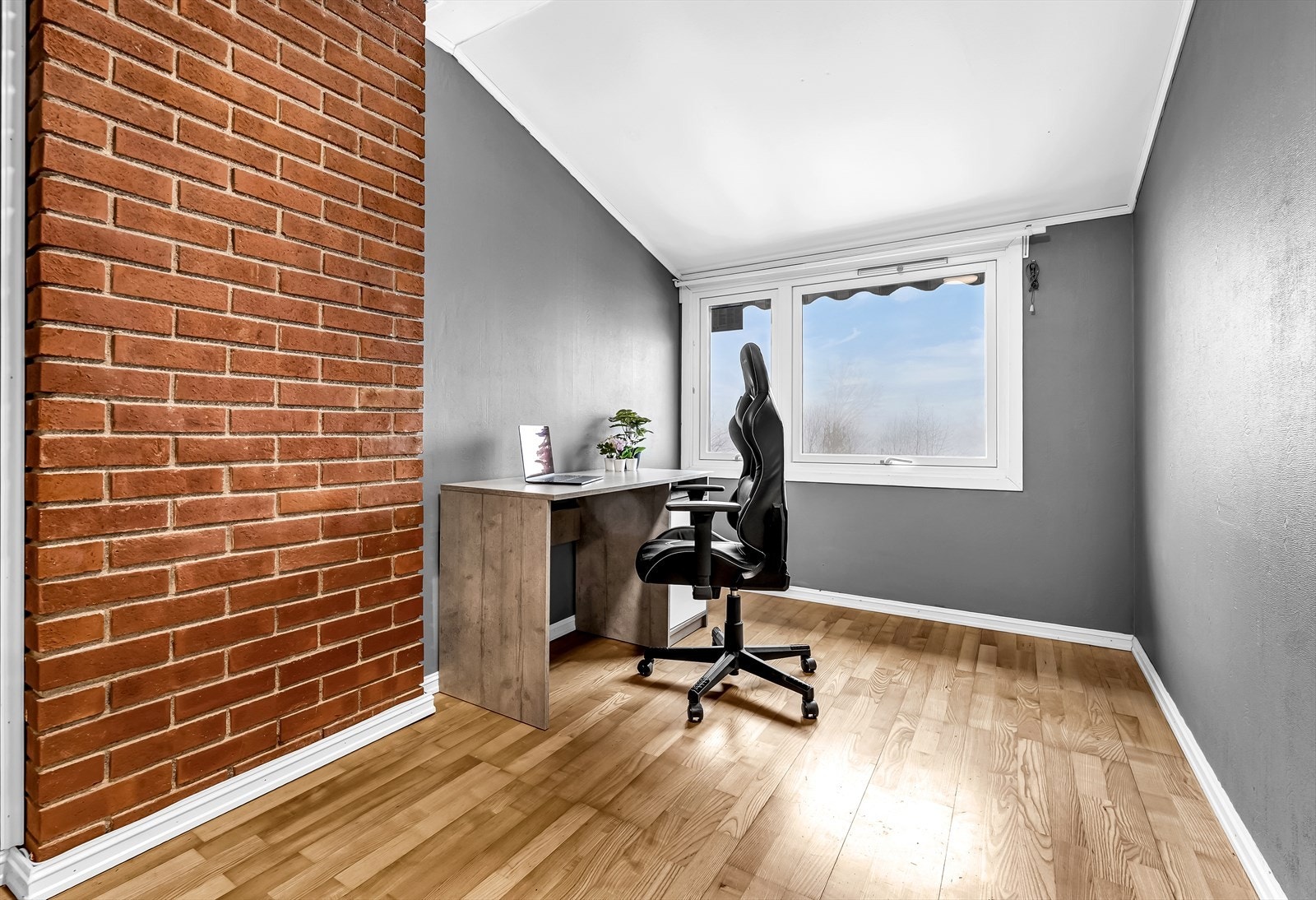 Soverom to kan benyttes som gjesterom, kontor eller barnerom - alt etter behov! Galleribilde