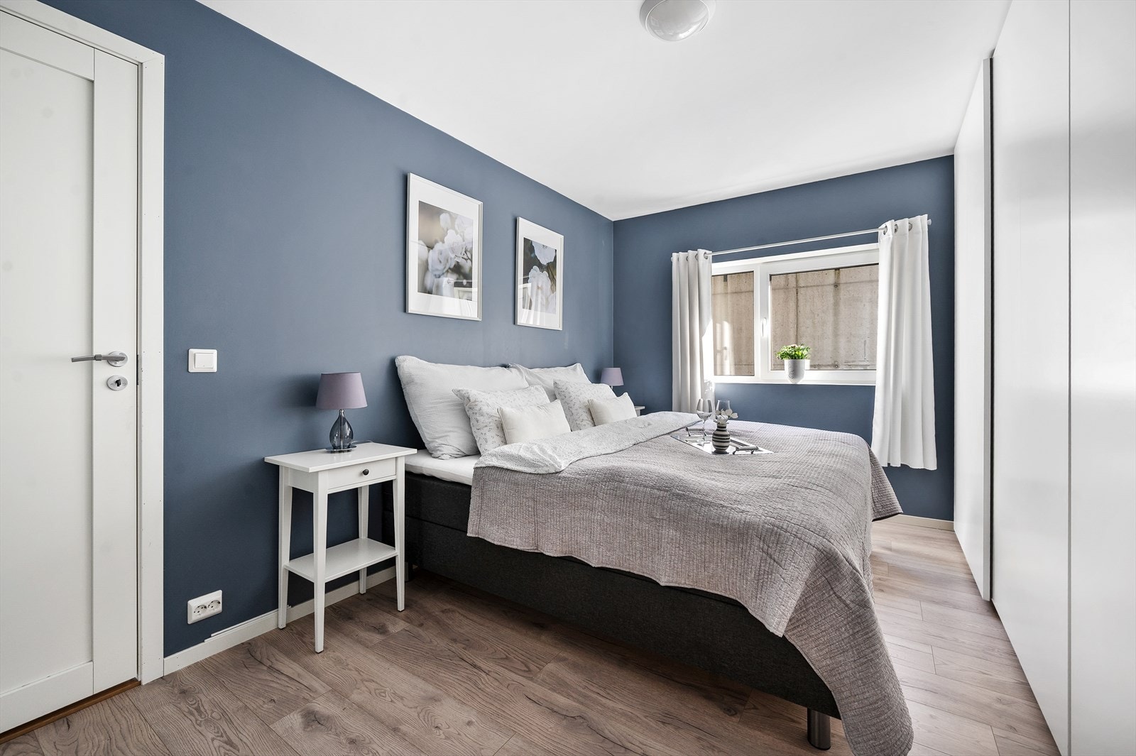 Leiligheten har 3 soverom hvor dette er det største. Galleribilde