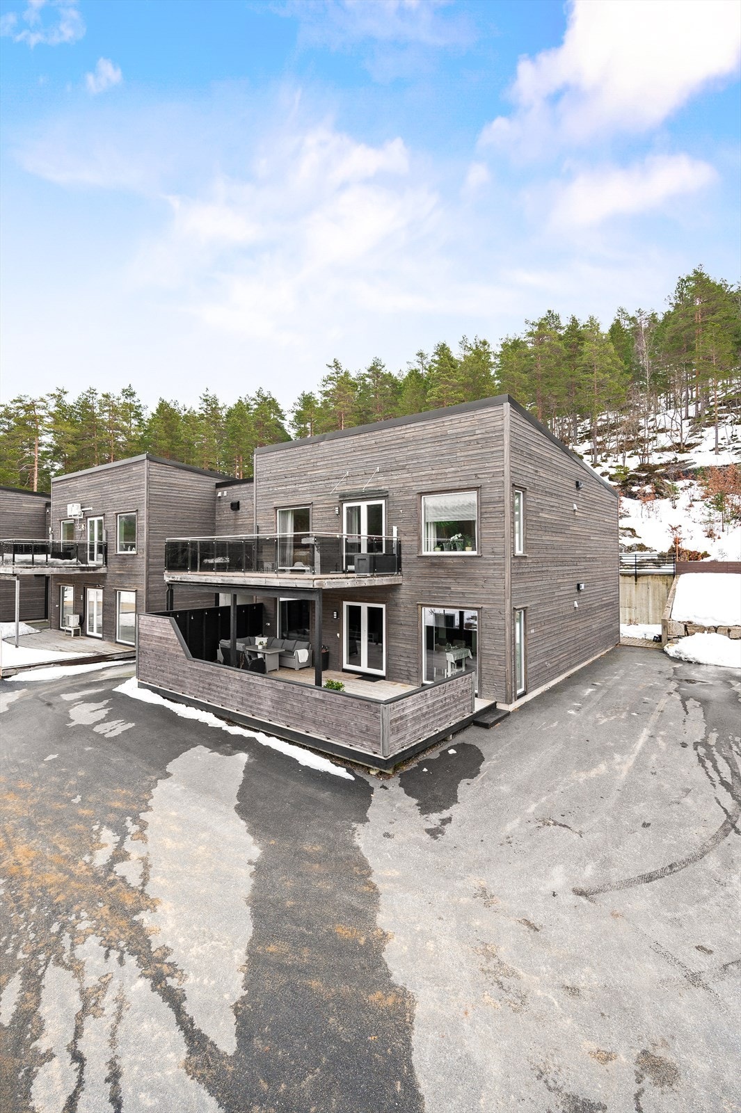 Hyggelig sameie bestående av 6 eierseksjoner. Galleribilde