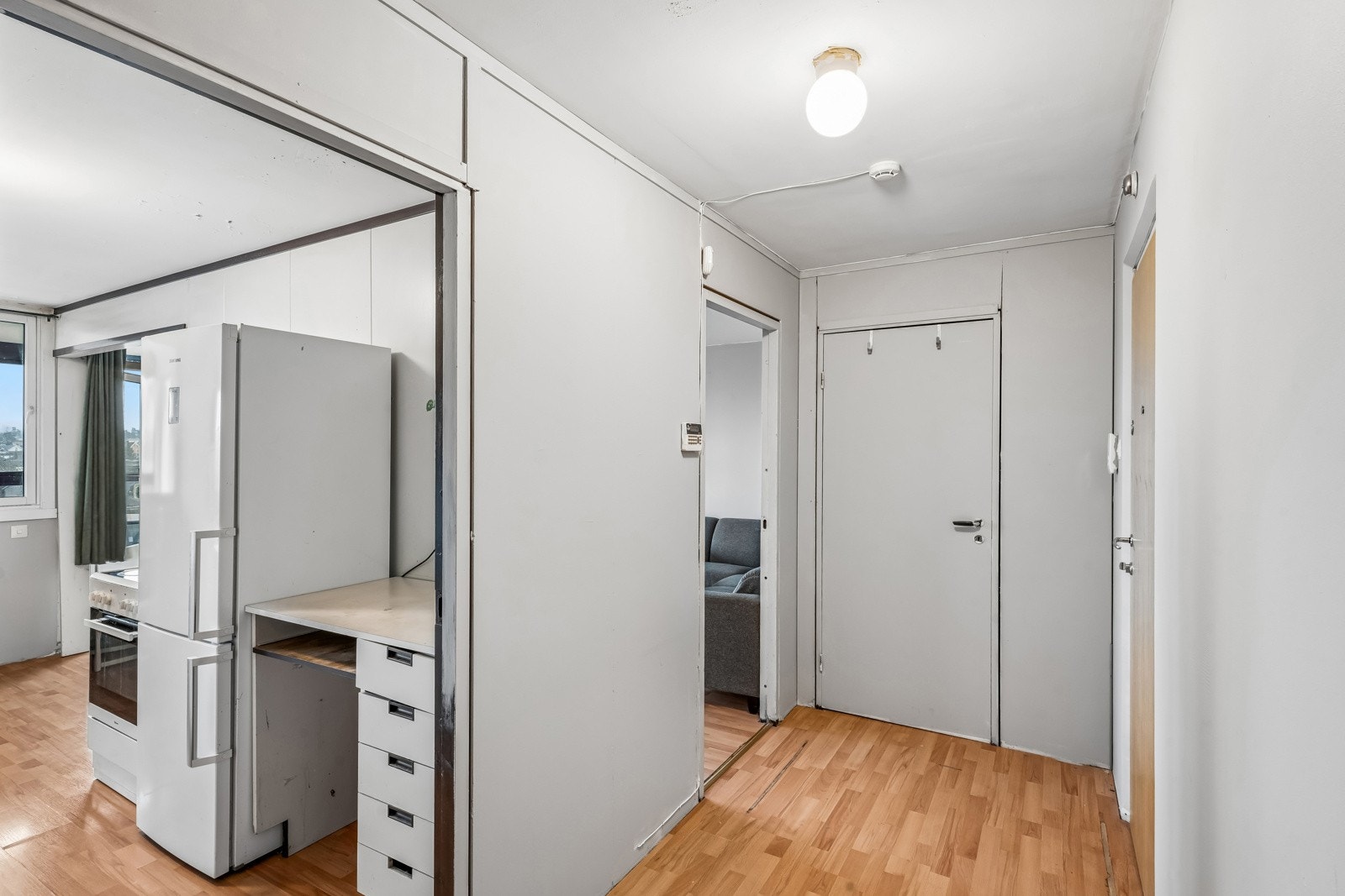 Entre med dørcalling med åpner. Galleribilde