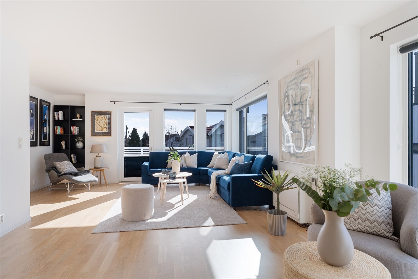 Fullverdig stue med utgang til altan. Galleribilde