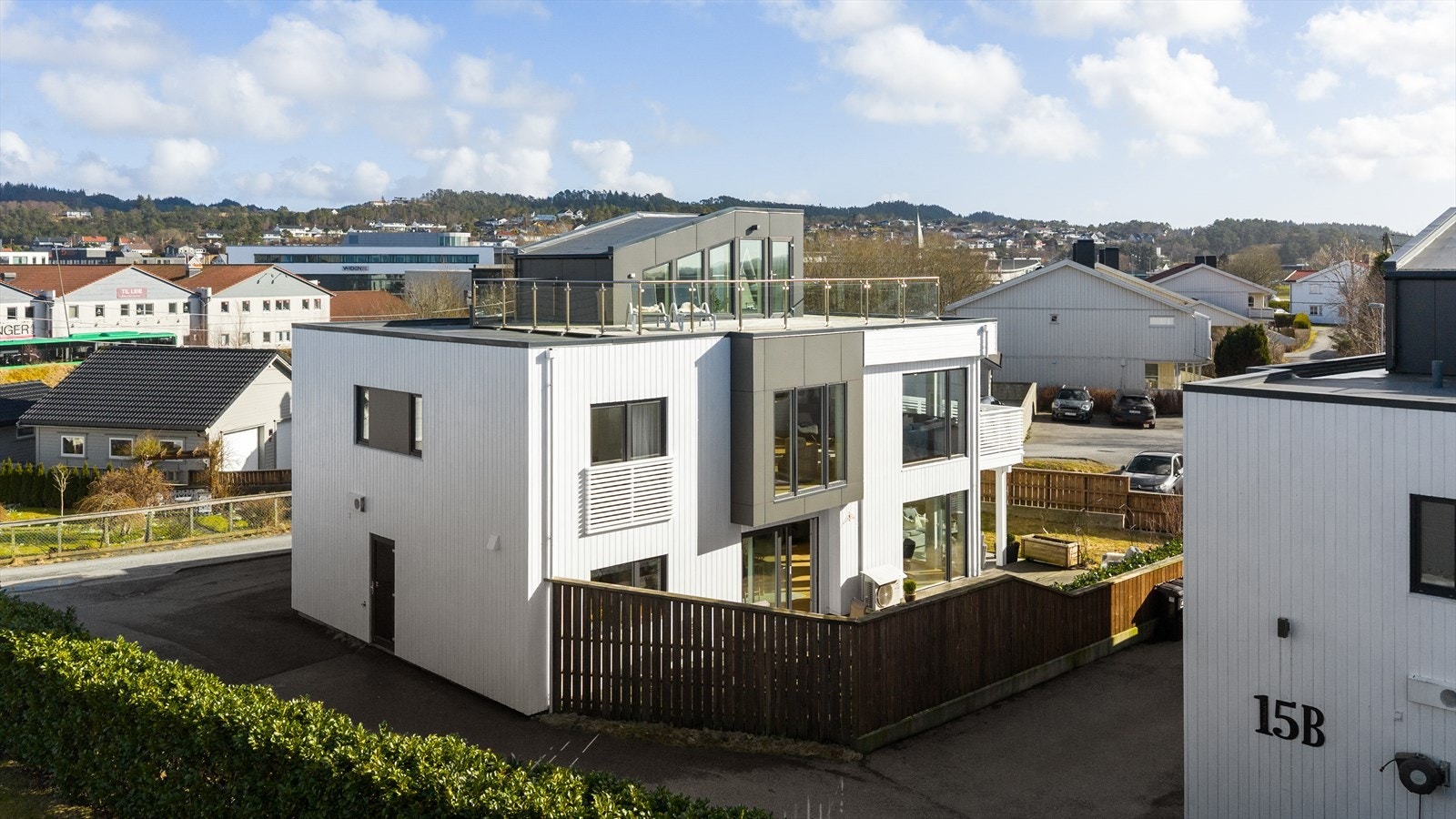 Boligen ble oppført i 2017 og strekker seg over tre gjennomtenkte etasjer. Galleribilde