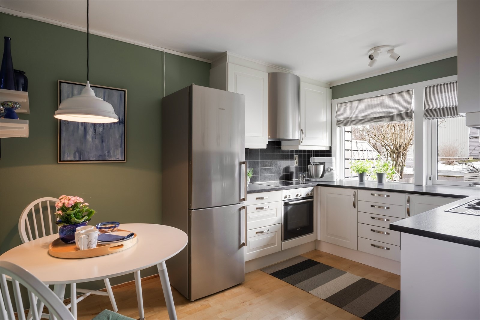 Kjøkkenet er på 9 kvm. Galleribilde