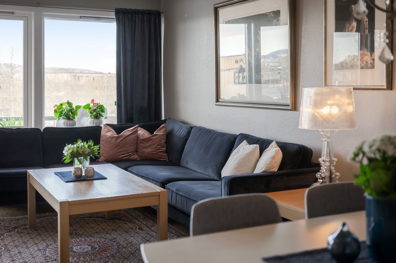 Oppvarming via radiatorer som er inkludert i felleskostnadene gir en jevn og god temperatur året gjennom. Galleribilde