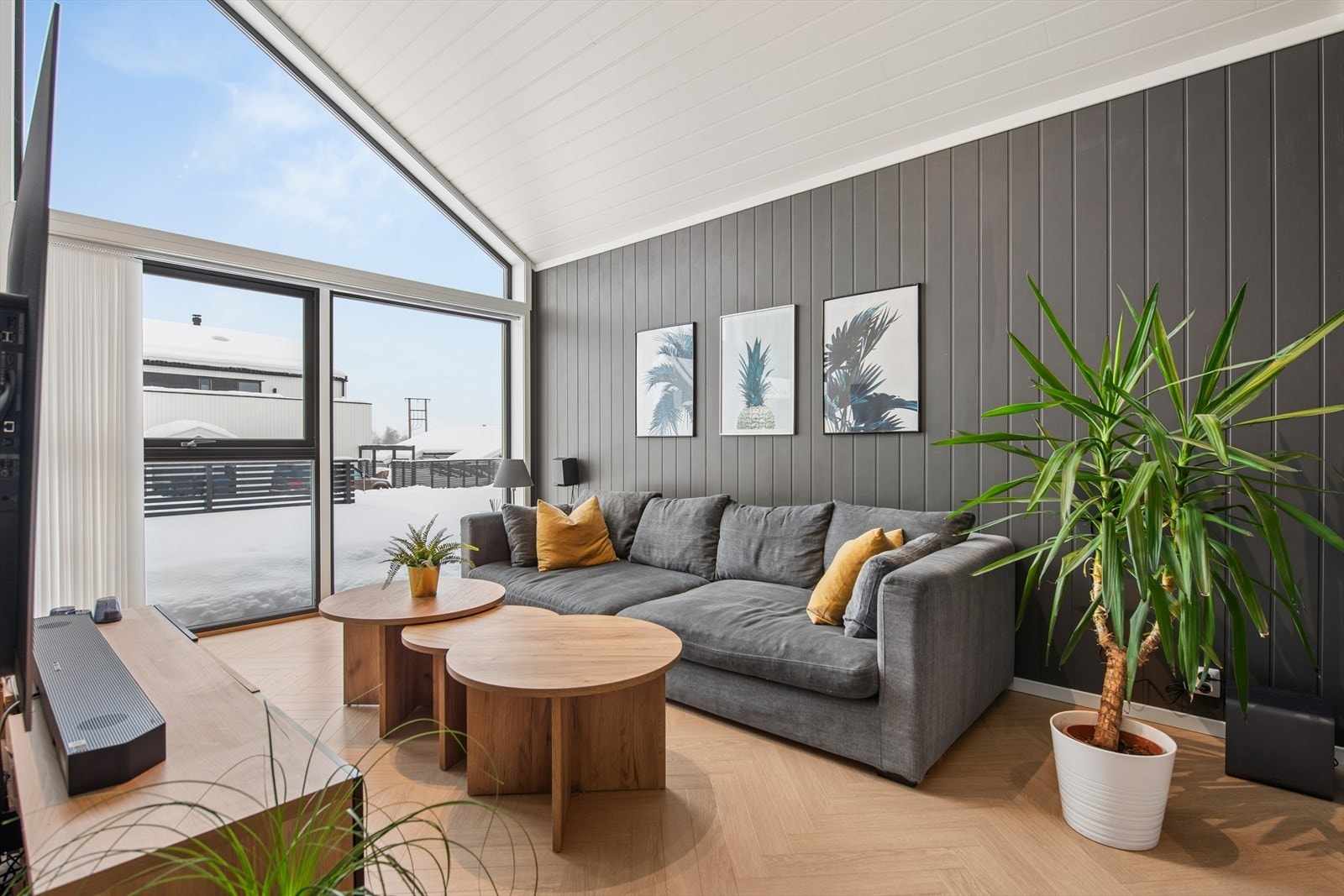 God plass til en romslig sofagruppe for hyggelige kvelder. Galleribilde