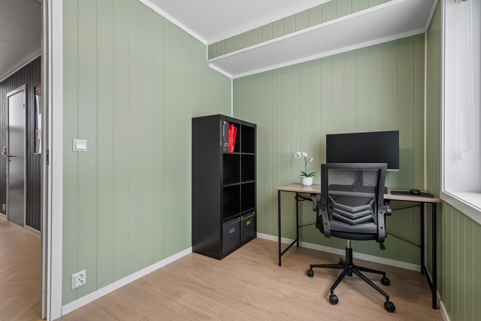 Begge soverommene har laminatgulv. Galleribilde