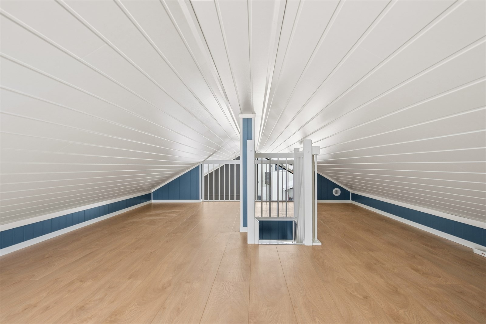 Hemsen gir ekstra, verdifull plass. Arealet er ikke godkjent for varig opphold. Galleribilde