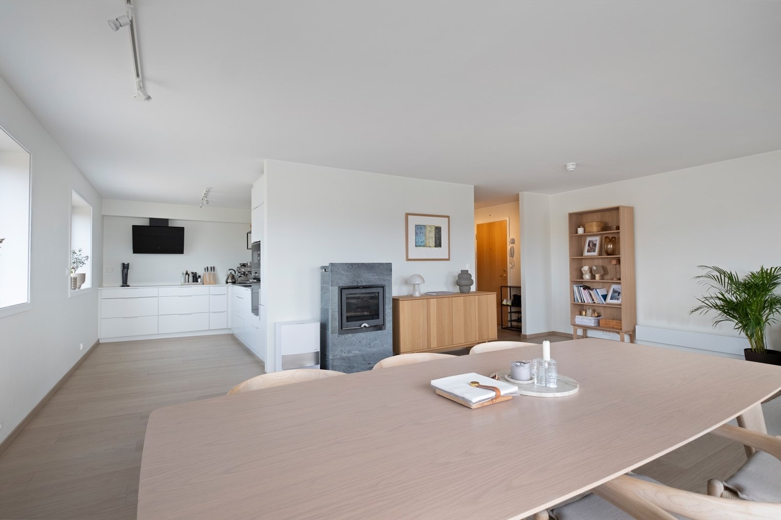 Delvis åpen løsning mot kjøkken Galleribilde