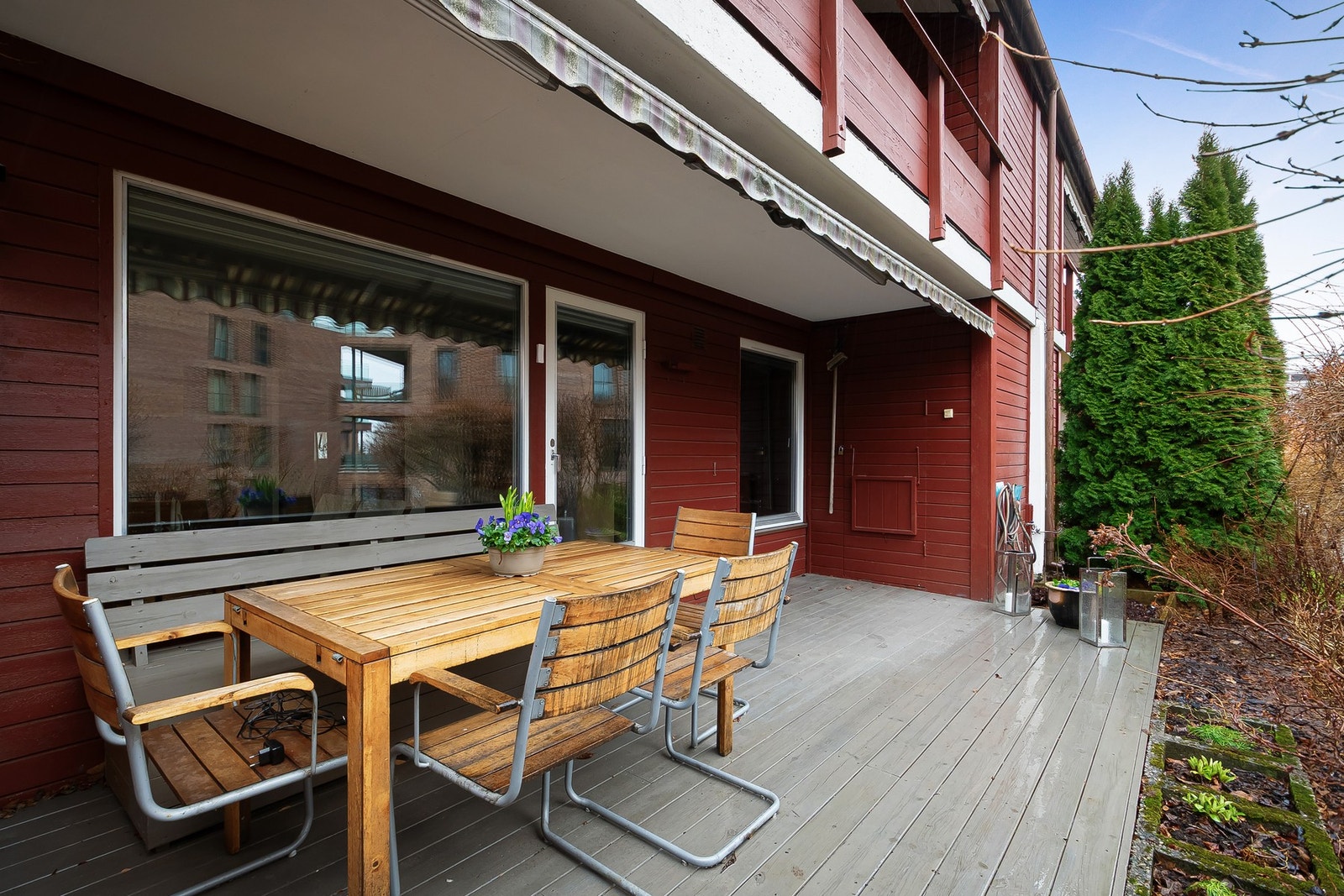 God plass til hyggelig sittegruppe med plass til flere - ideelt for sosiale sammenkomster. Galleribilde