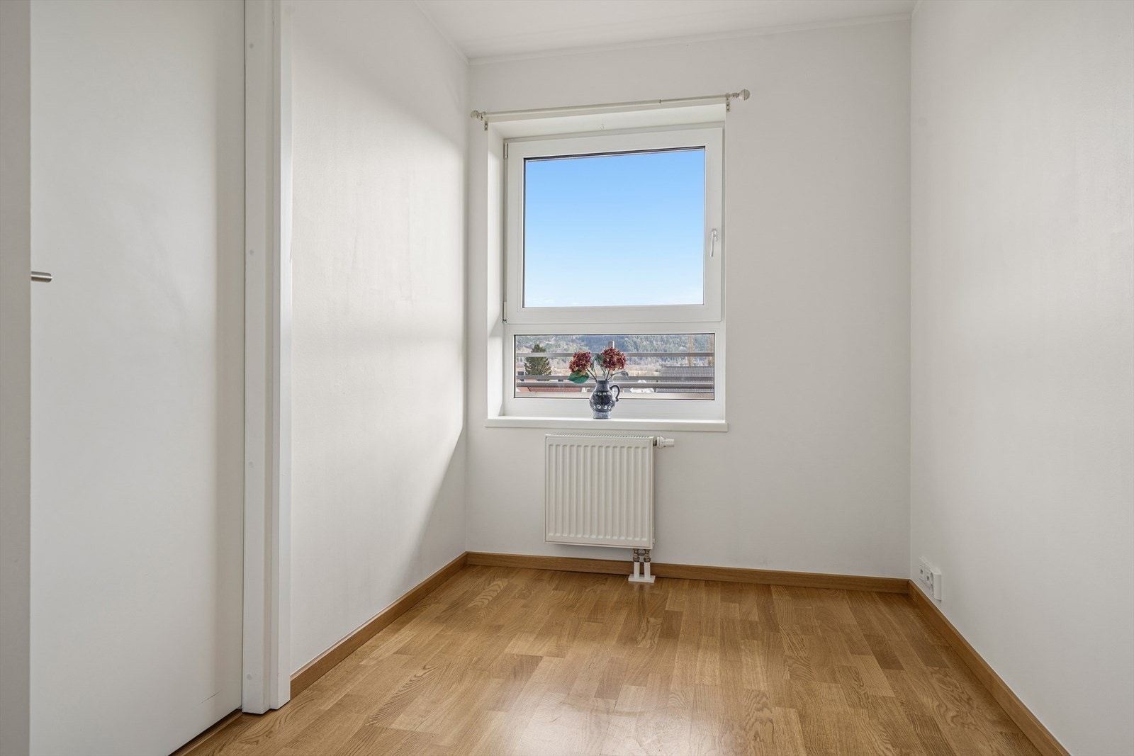 Soverom 2 er på 7,7 kvm. Galleribilde