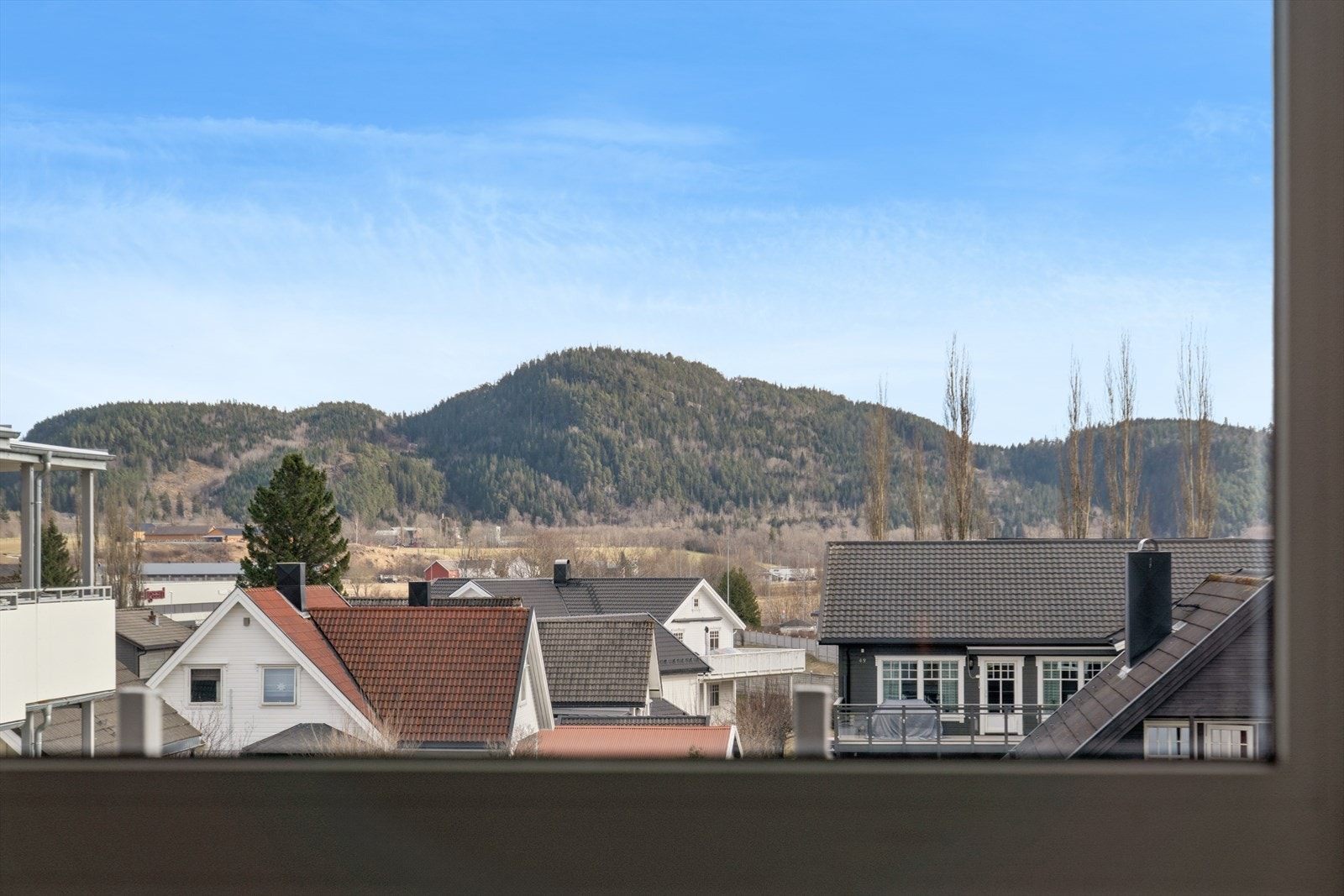 Leiligheten ligger i et rolig område med kort vei til Stjørdal sentrum. Galleribilde
