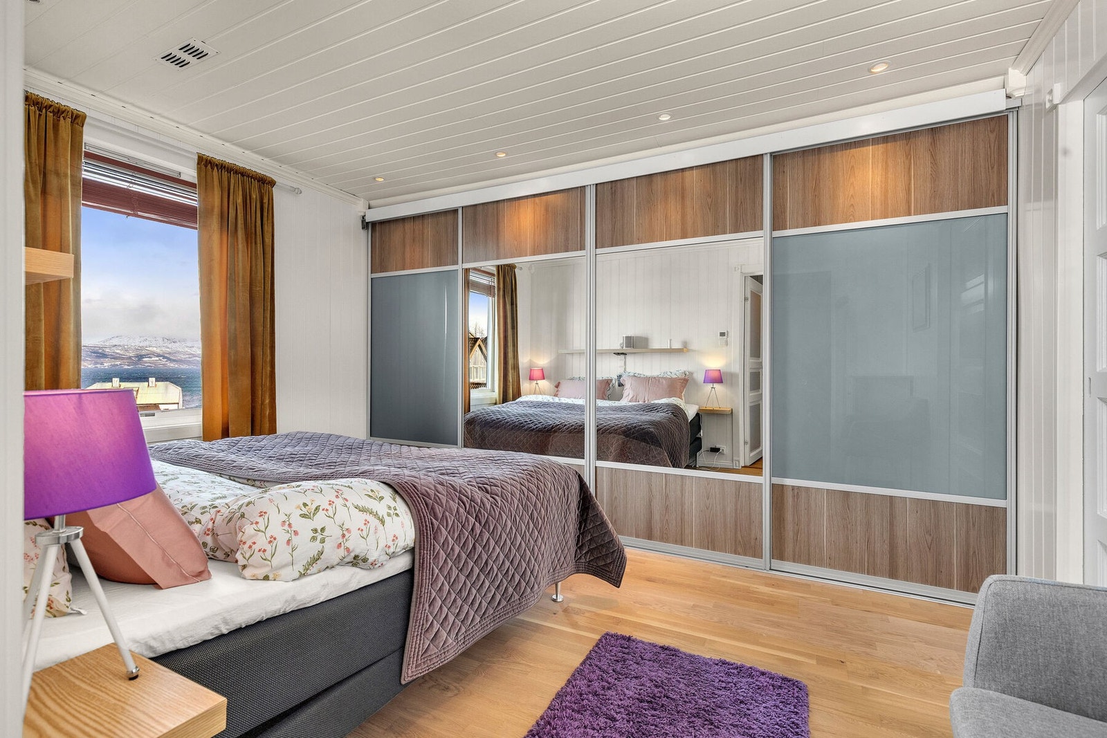 Soverom 2 med romslig garderobe Galleribilde