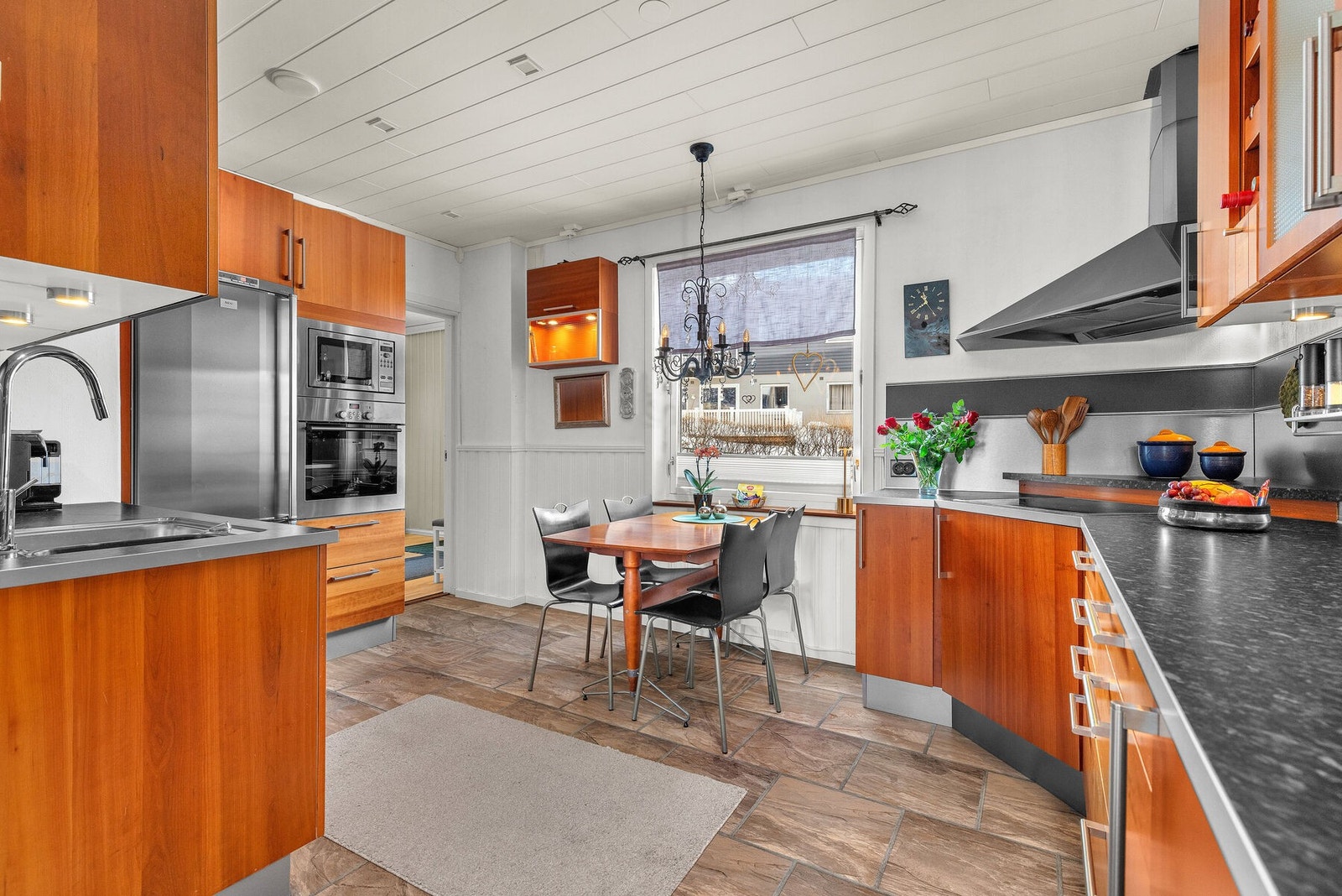 Spiseplass også på kjøkkenet Galleribilde