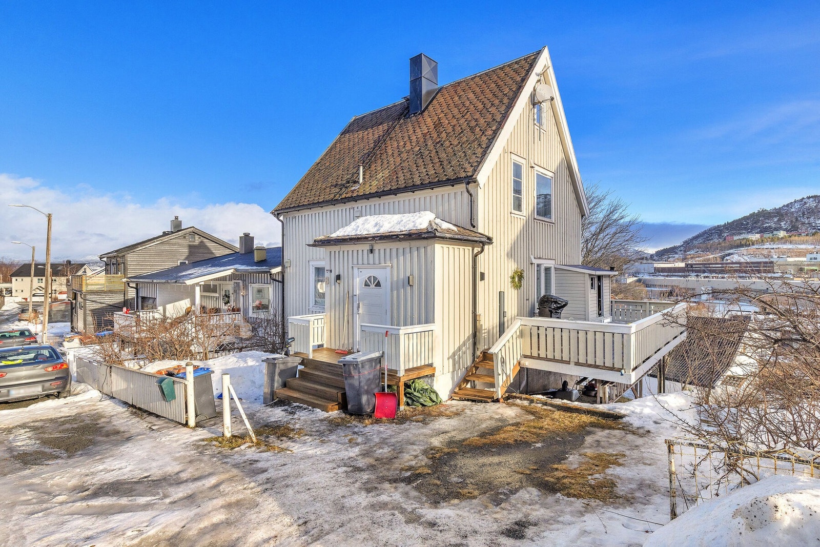 Boligen har parkering på egen tomt samt i gateplan Galleribilde