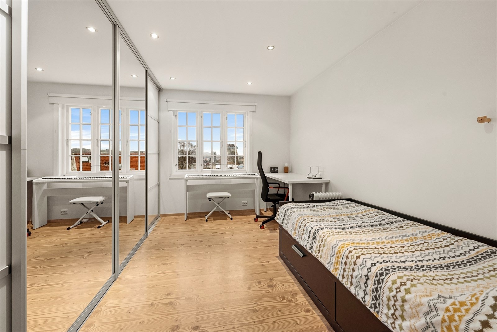 Soverom nr 2 med garderobe Galleribilde