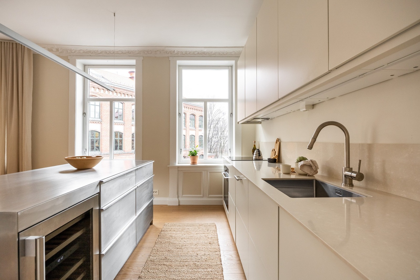 Kjøkkenskrog fra IKEA, med fronter levert av Noremax. Galleribilde