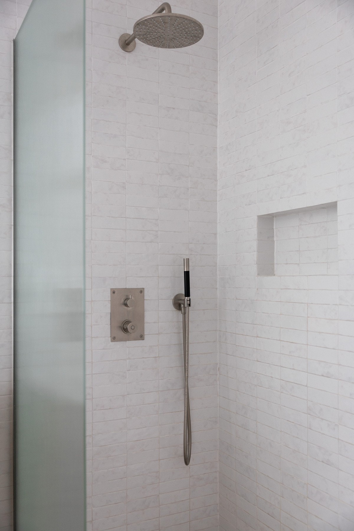 Dusjløsning fra Tapwell i børstet nikkel. Galleribilde