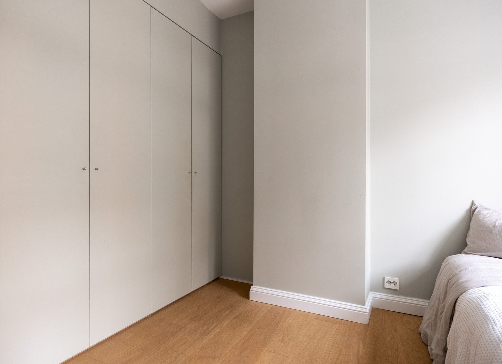 Innredet med praktisk garderobeløsning. Galleribilde