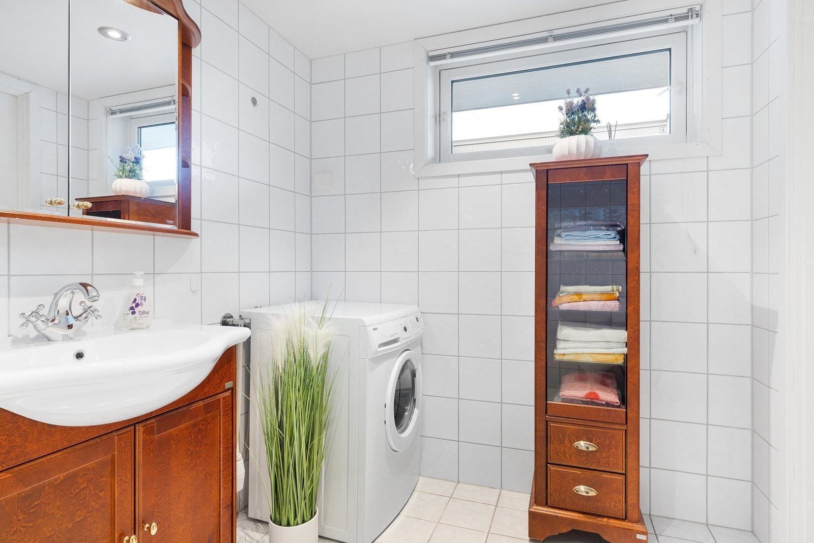 Det er også lagt opp til vaskemaskin på badet. Galleribilde