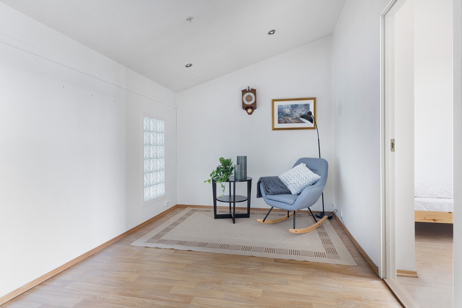 Loftstue med mange muligheter for bruk som f.eks ekstra tv-stue, hobbyrom, lekerom etc Galleribilde