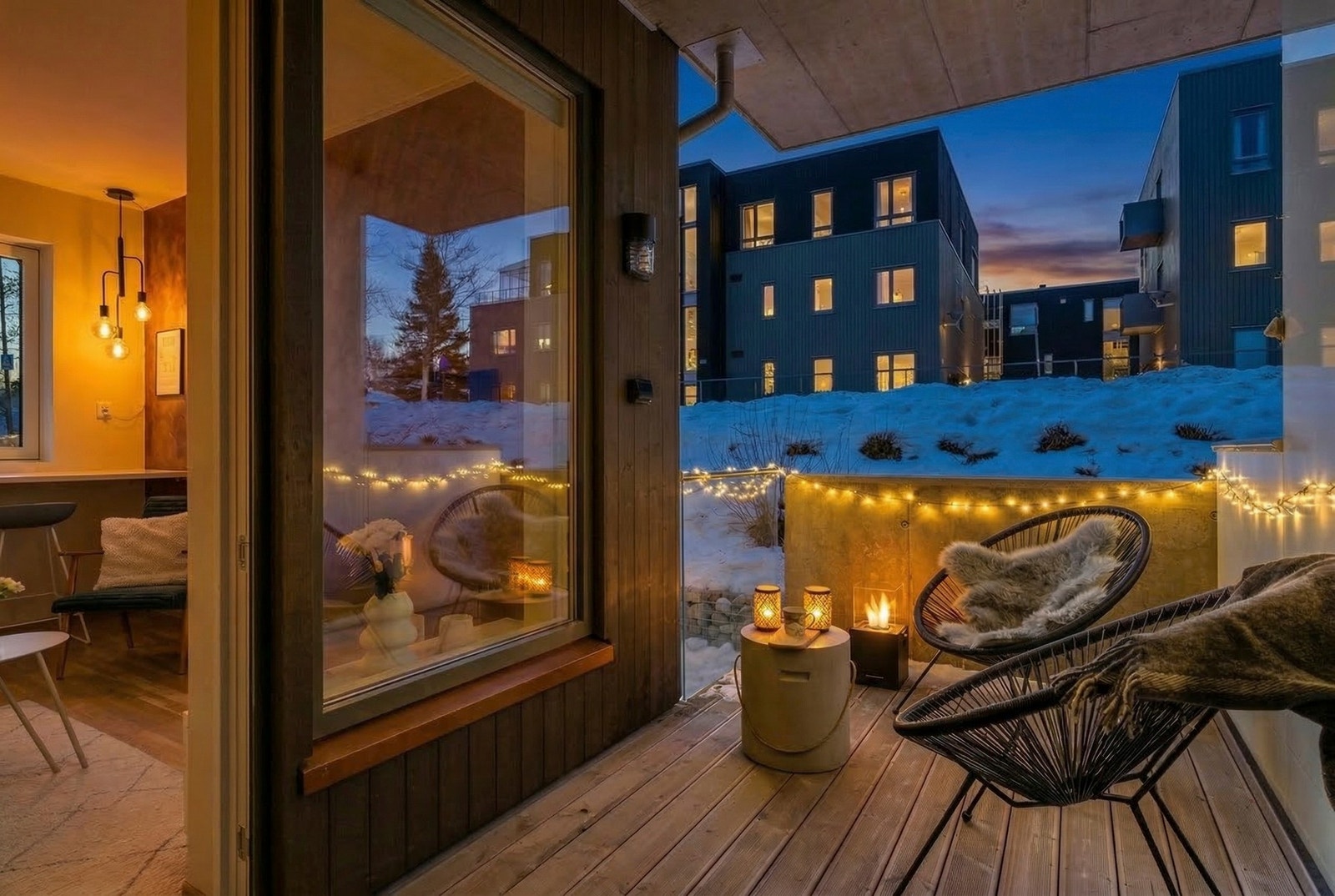 Terrassen er på 7 kvm og har god plass til ønsket møblement. Galleribilde