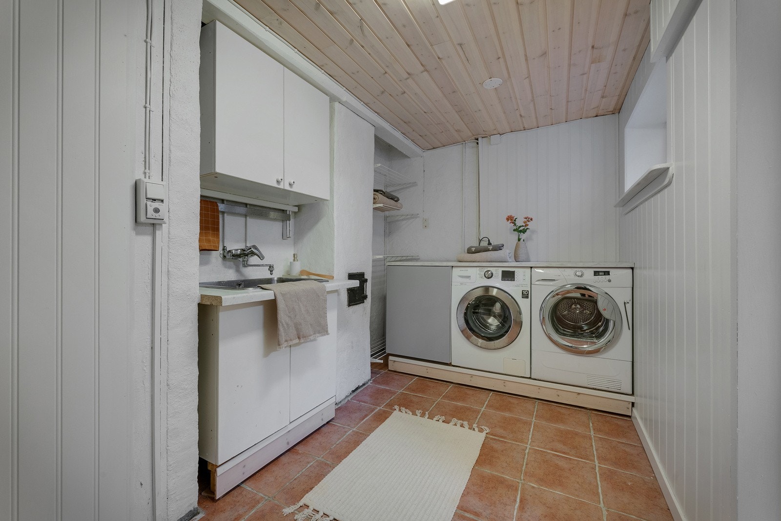- Praktisk vaskerom tilhørende hoveddelen - Galleribilde