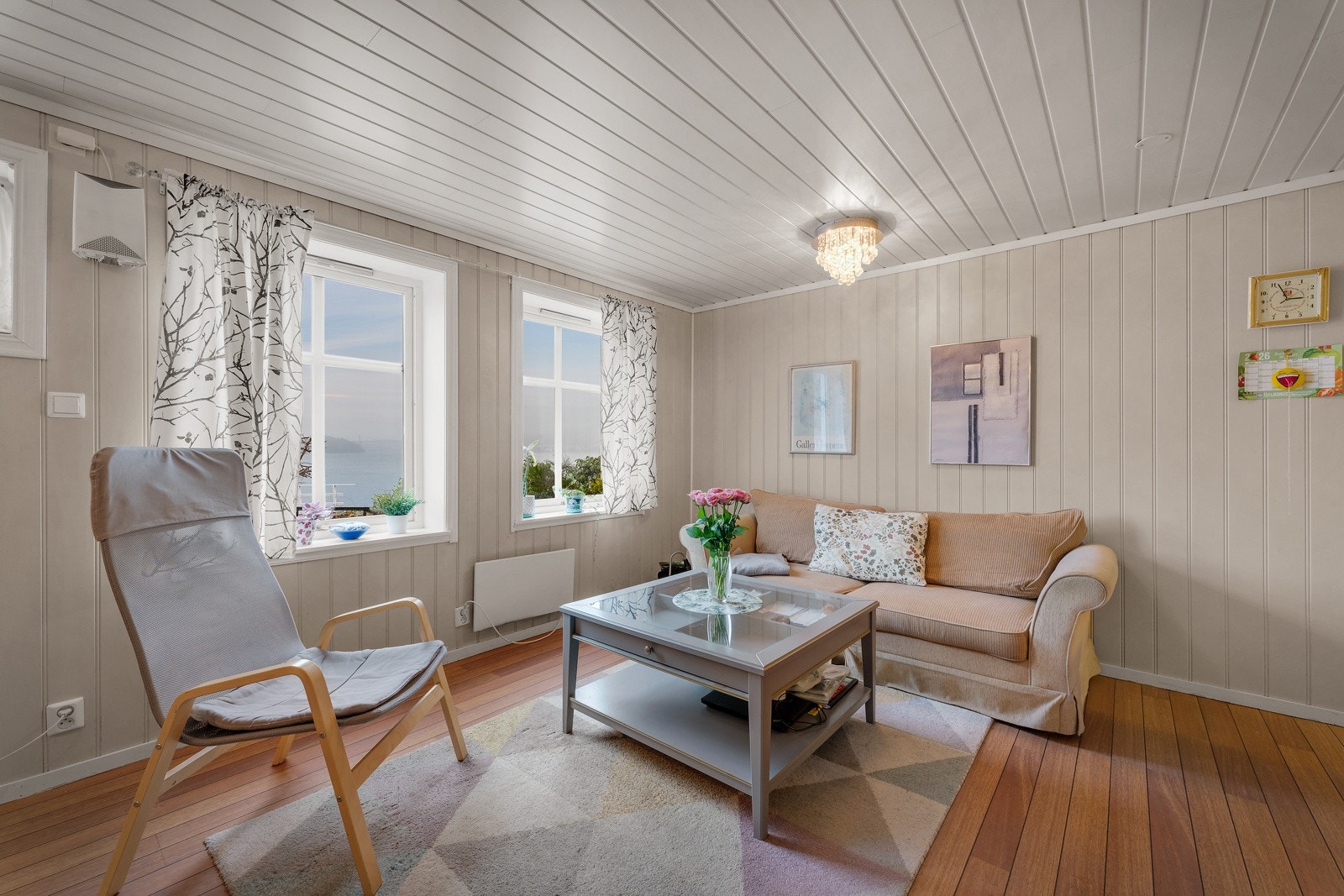 - Leiligheten er utleid for kr. 11 000,- pr.mnd - Galleribilde