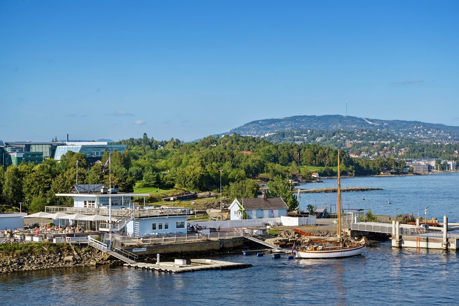 Fri utsikt mot Sjøflyhavna og Holmenkollen Galleribilde