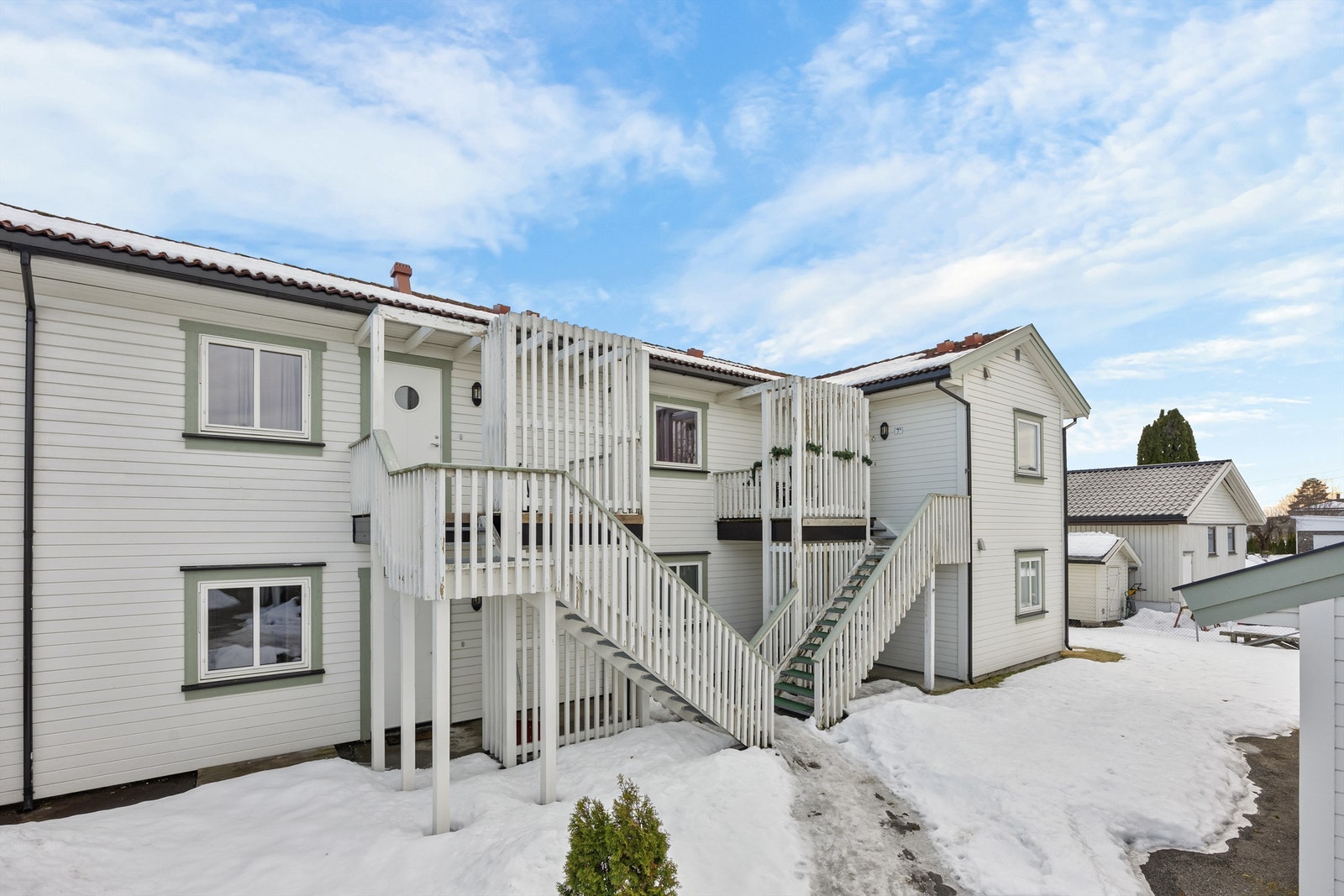 Foto: Espen Edin / Image Day. Sameiet har velholdte fellesarealer, hvor snømåking og gressklipping er inkludert. Galleribilde