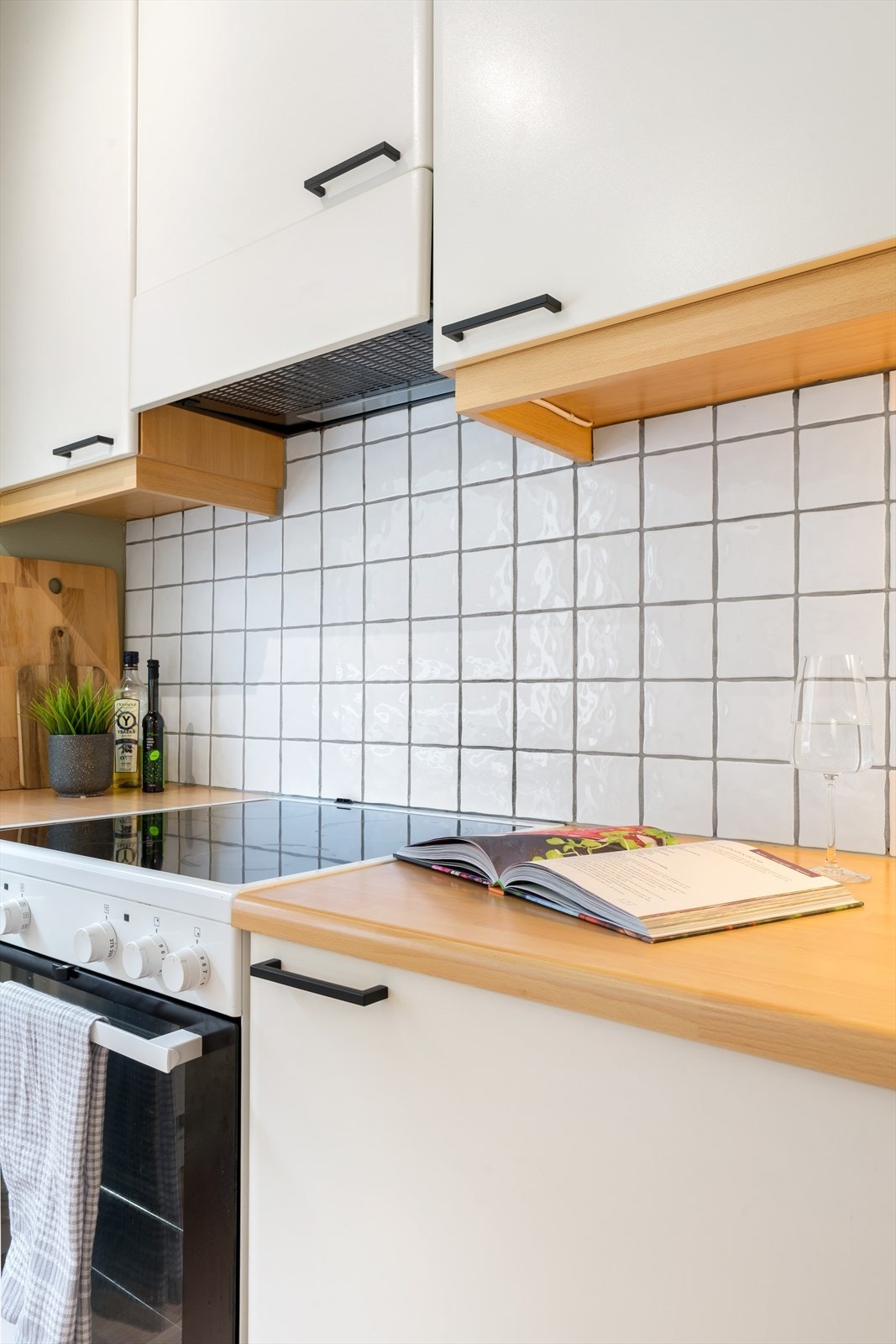 Fliser over kjøkkenbenken. Galleribilde