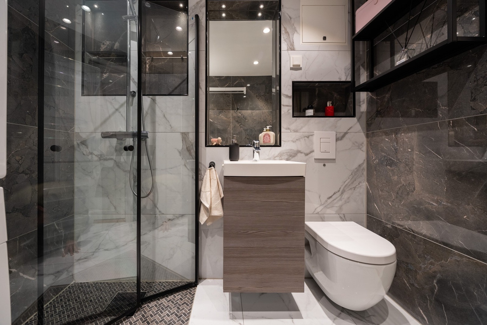 Opplegg for vaskemaskin. Galleribilde