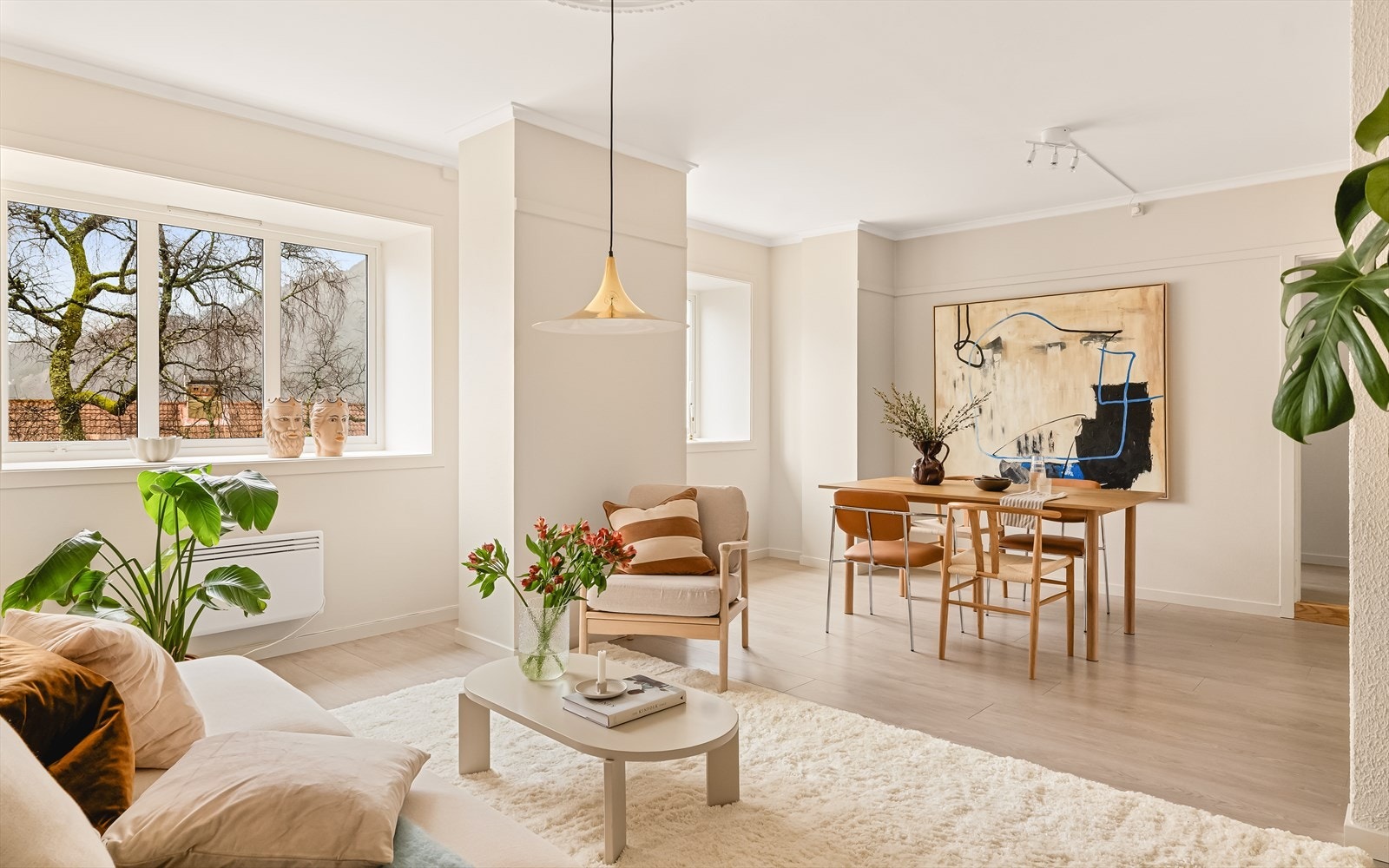 God plass for både sofa- og spisegruppe. Galleribilde