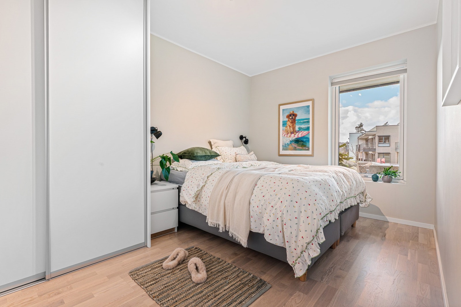 Garderboeskap medfølger handelen Galleribilde