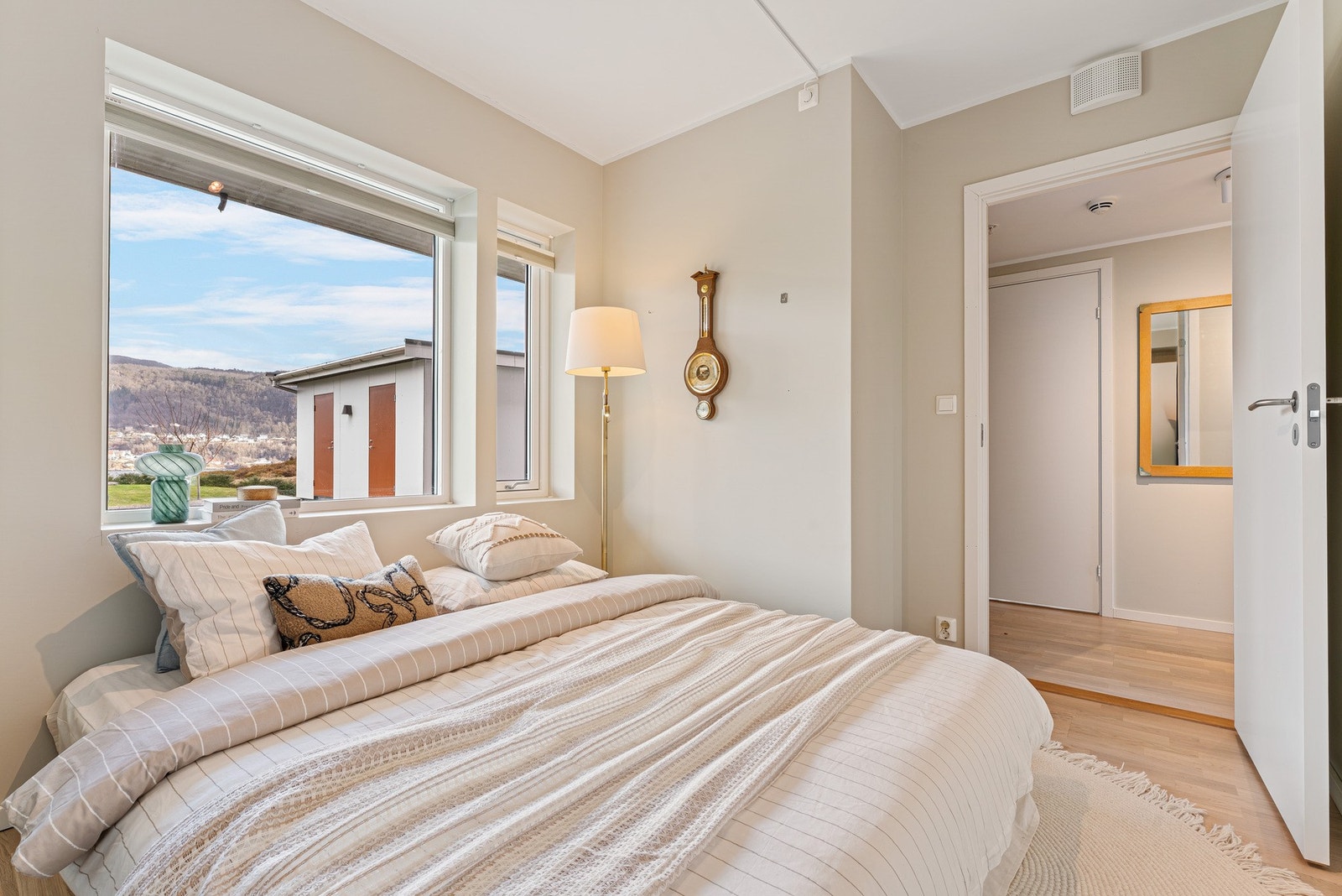 Soverommene er på 9,26 kvm, 7,54 kvm og 11,1 kvm Galleribilde